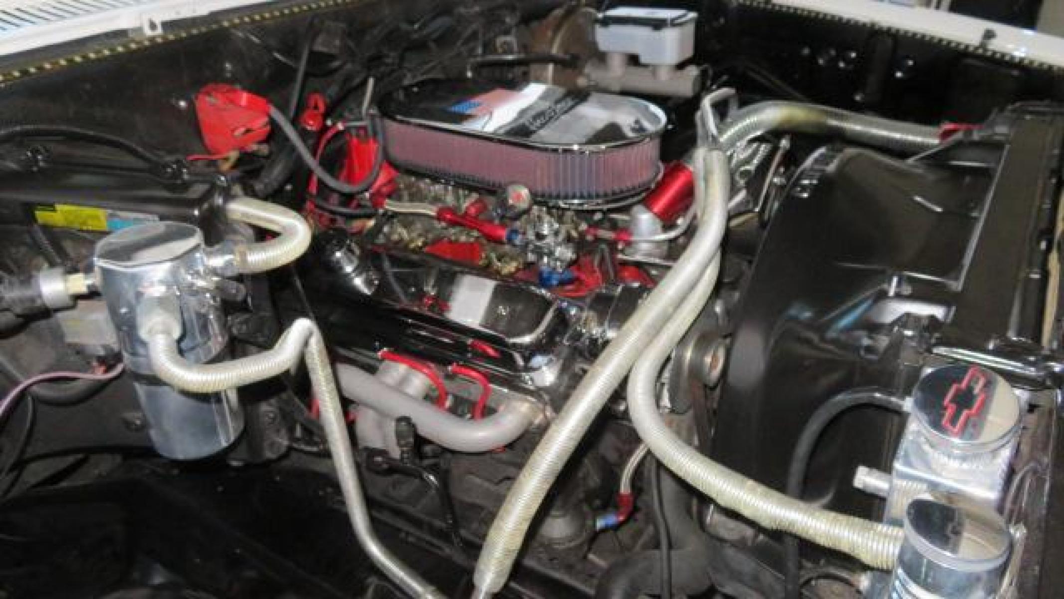 1986 White /Black Chevrolet Silverado 1500 Custom Deluxe 2WD (2GCDC14H5G1) with an 5.0L V8 OHV engine, located at 4301 Oak Circle #19, Boca Raton, FL, 33431, (954) 561-2499, 26.388861, -80.084038 - Photo #102
