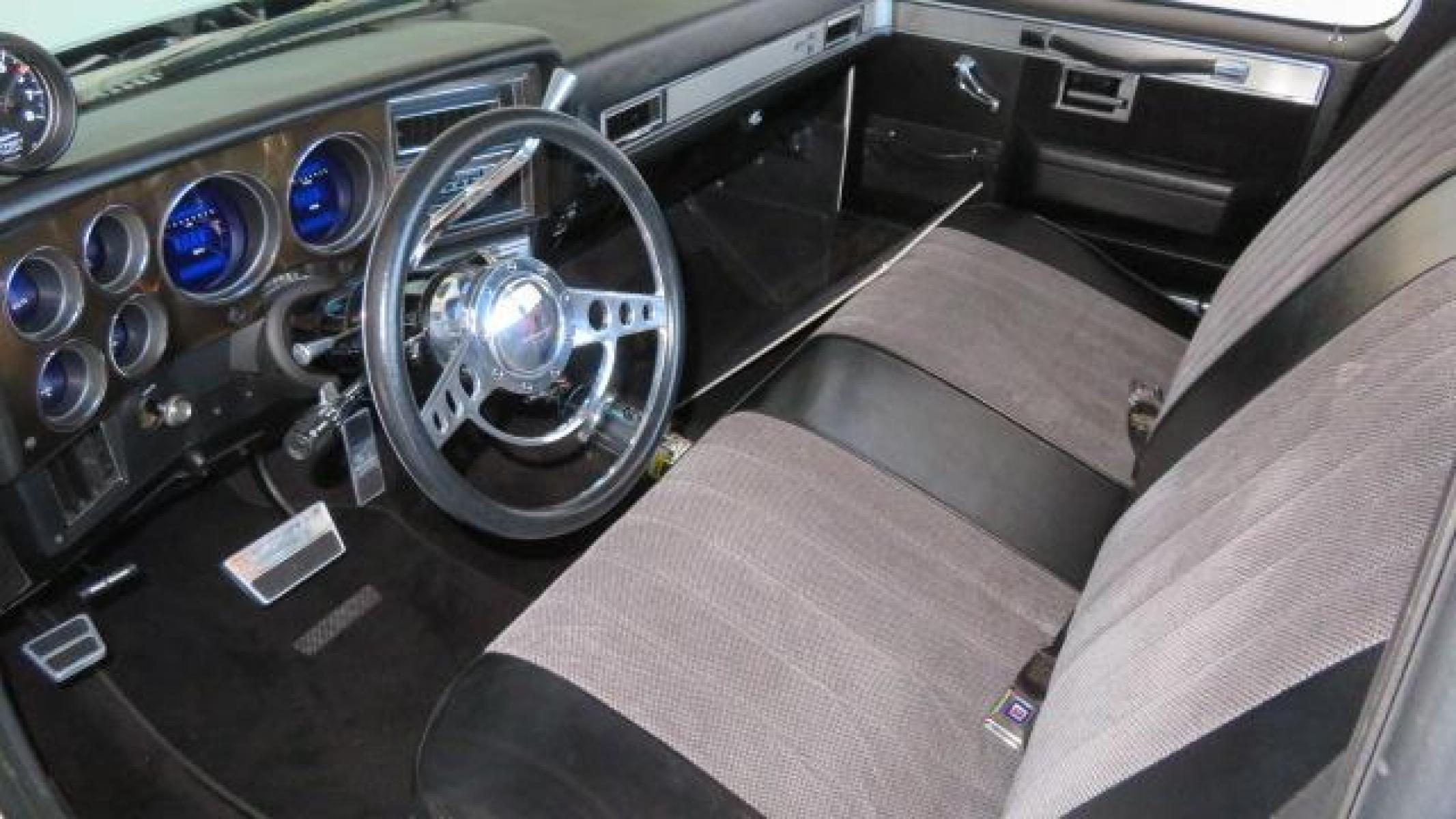 1986 White /Black Chevrolet Silverado 1500 Custom Deluxe 2WD (2GCDC14H5G1) with an 5.0L V8 OHV engine, located at 4301 Oak Circle #19, Boca Raton, FL, 33431, (954) 561-2499, 26.388861, -80.084038 - Photo #105