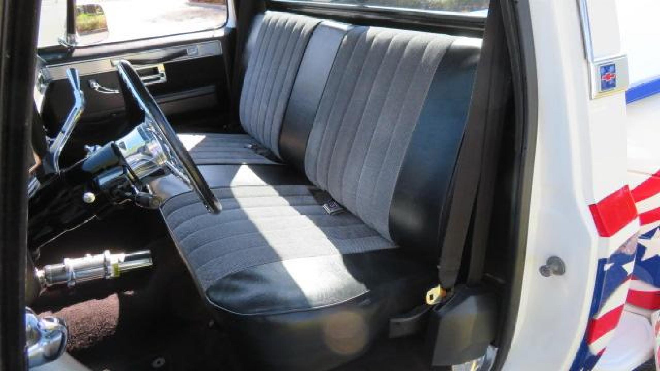 1986 White /Black Chevrolet Silverado 1500 Custom Deluxe 2WD (2GCDC14H5G1) with an 5.0L V8 OHV engine, located at 4301 Oak Circle #19, Boca Raton, FL, 33431, (954) 561-2499, 26.388861, -80.084038 - Photo #65
