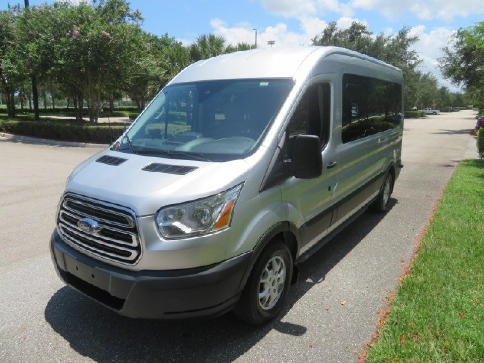 2015 Silver Ford Transit 350 Wagon Low Roof XL 60/40 Pass. 148-in. WB (1FBAX2CM3FK) with an 3.7L V6 DOHC 24V engine, 6-Speed Automatic transmission, located at 4301 Oak Circle #19, Boca Raton, FL, 33431, (954) 561-2499, 26.388861, -80.084038 - Photo #21