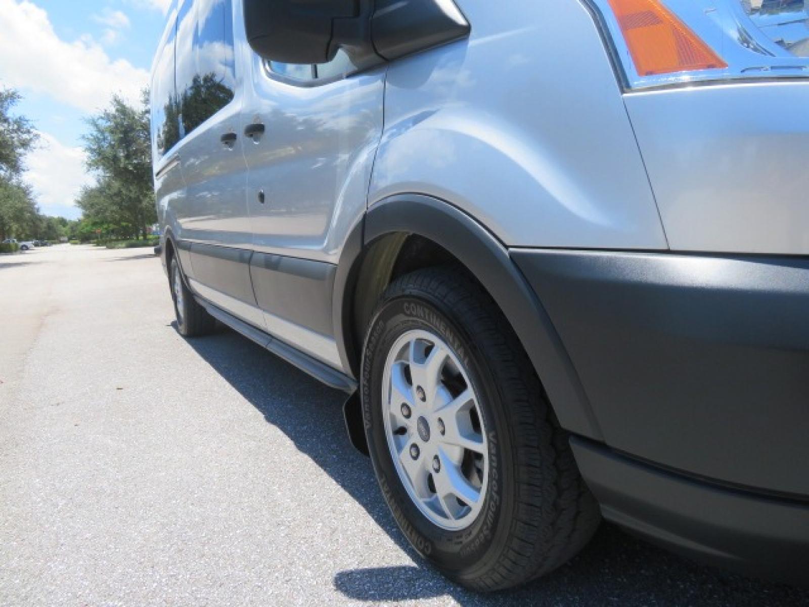 2015 Silver Ford Transit 350 Wagon Low Roof XL 60/40 Pass. 148-in. WB (1FBAX2CM3FK) with an 3.7L V6 DOHC 24V engine, 6-Speed Automatic transmission, located at 4301 Oak Circle #19, Boca Raton, FL, 33431, (954) 561-2499, 26.388861, -80.084038 - Photo #27