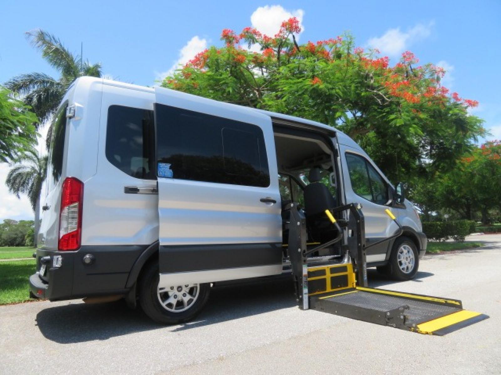 2015 Silver Ford Transit 350 Wagon Low Roof XL 60/40 Pass. 148-in. WB (1FBAX2CM3FK) with an 3.7L V6 DOHC 24V engine, 6-Speed Automatic transmission, located at 4301 Oak Circle #19, Boca Raton, FL, 33431, (954) 561-2499, 26.388861, -80.084038 - Photo #3