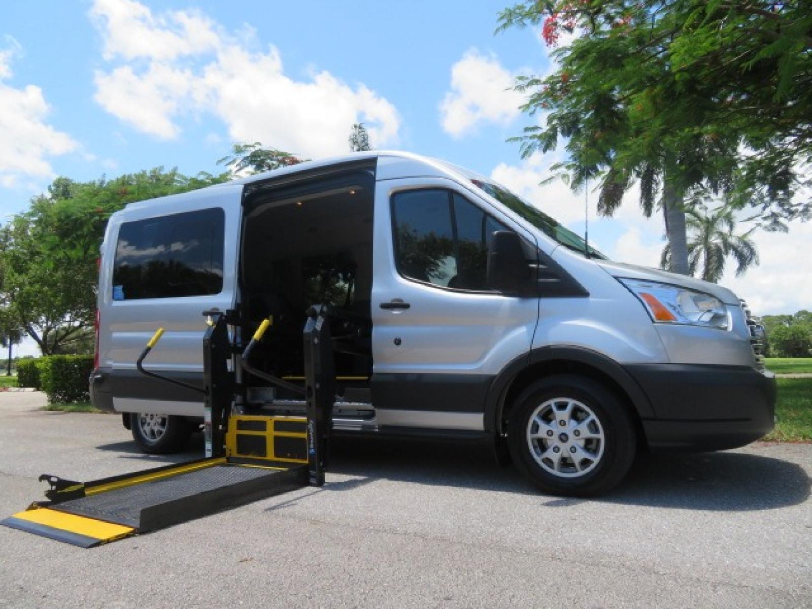 2015 Silver Ford Transit 350 Wagon Low Roof XL 60/40 Pass. 148-in. WB (1FBAX2CM3FK) with an 3.7L V6 DOHC 24V engine, 6-Speed Automatic transmission, located at 4301 Oak Circle #19, Boca Raton, FL, 33431, (954) 561-2499, 26.388861, -80.084038 - Photo #41