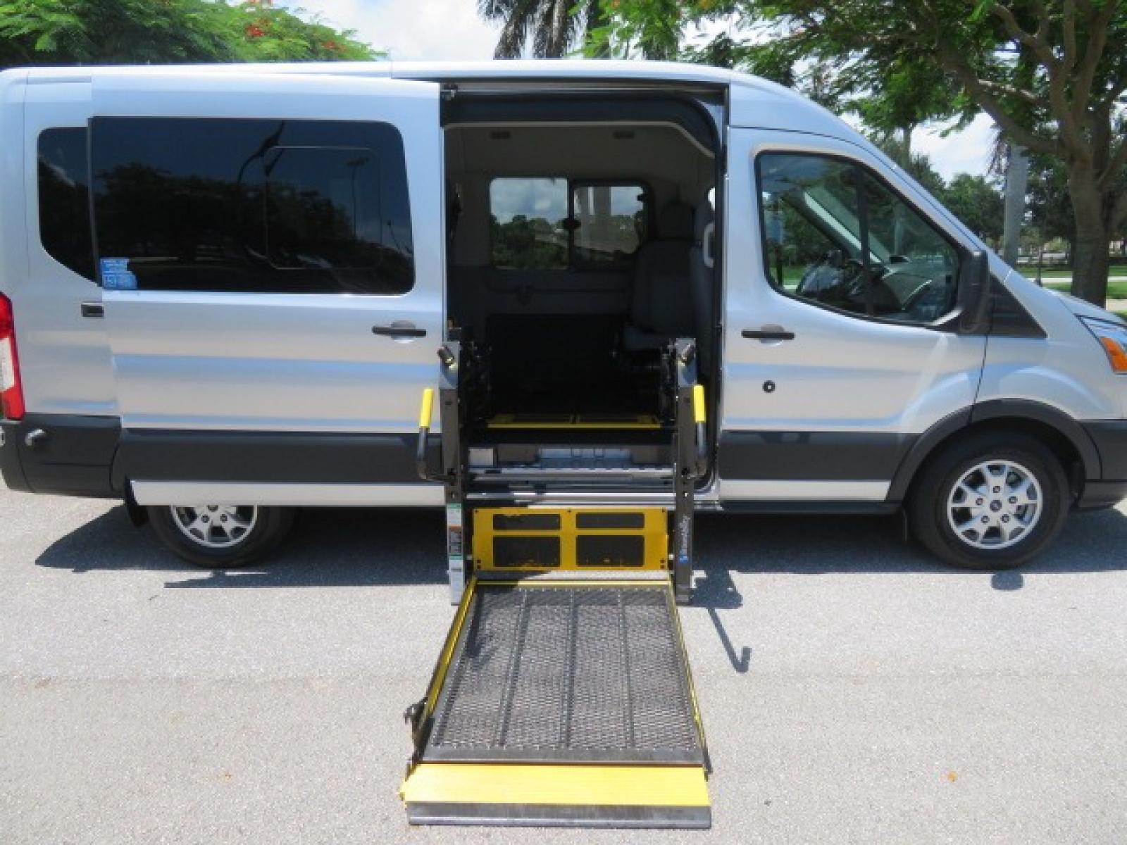 2015 Silver Ford Transit 350 Wagon Low Roof XL 60/40 Pass. 148-in. WB (1FBAX2CM3FK) with an 3.7L V6 DOHC 24V engine, 6-Speed Automatic transmission, located at 4301 Oak Circle #19, Boca Raton, FL, 33431, (954) 561-2499, 26.388861, -80.084038 - Photo #46