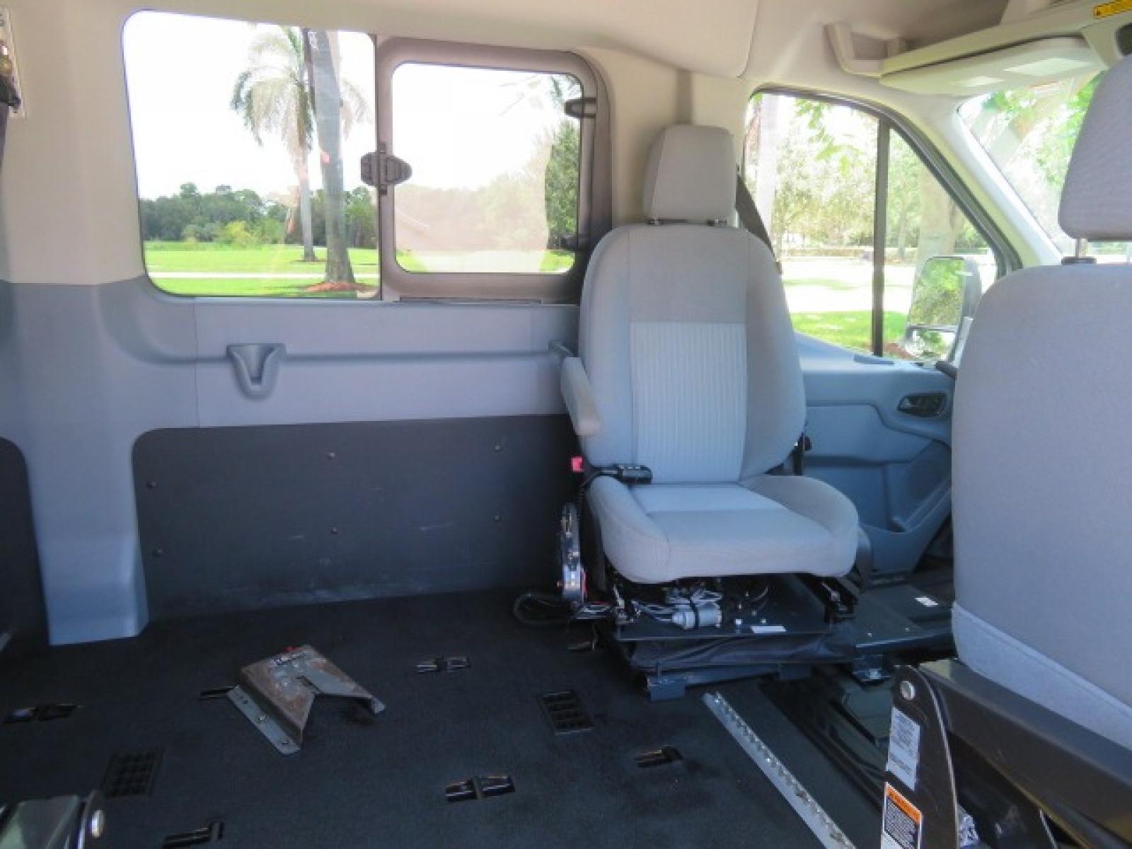 2015 Silver Ford Transit 350 Wagon Low Roof XL 60/40 Pass. 148-in. WB (1FBAX2CM3FK) with an 3.7L V6 DOHC 24V engine, 6-Speed Automatic transmission, located at 4301 Oak Circle #19, Boca Raton, FL, 33431, (954) 561-2499, 26.388861, -80.084038 - Photo #49