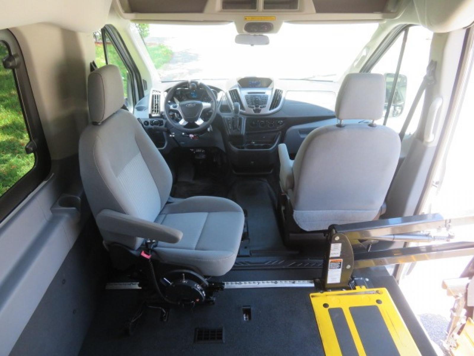 2015 Silver Ford Transit 350 Wagon Low Roof XL 60/40 Pass. 148-in. WB (1FBAX2CM3FK) with an 3.7L V6 DOHC 24V engine, 6-Speed Automatic transmission, located at 4301 Oak Circle #19, Boca Raton, FL, 33431, (954) 561-2499, 26.388861, -80.084038 - Photo #50
