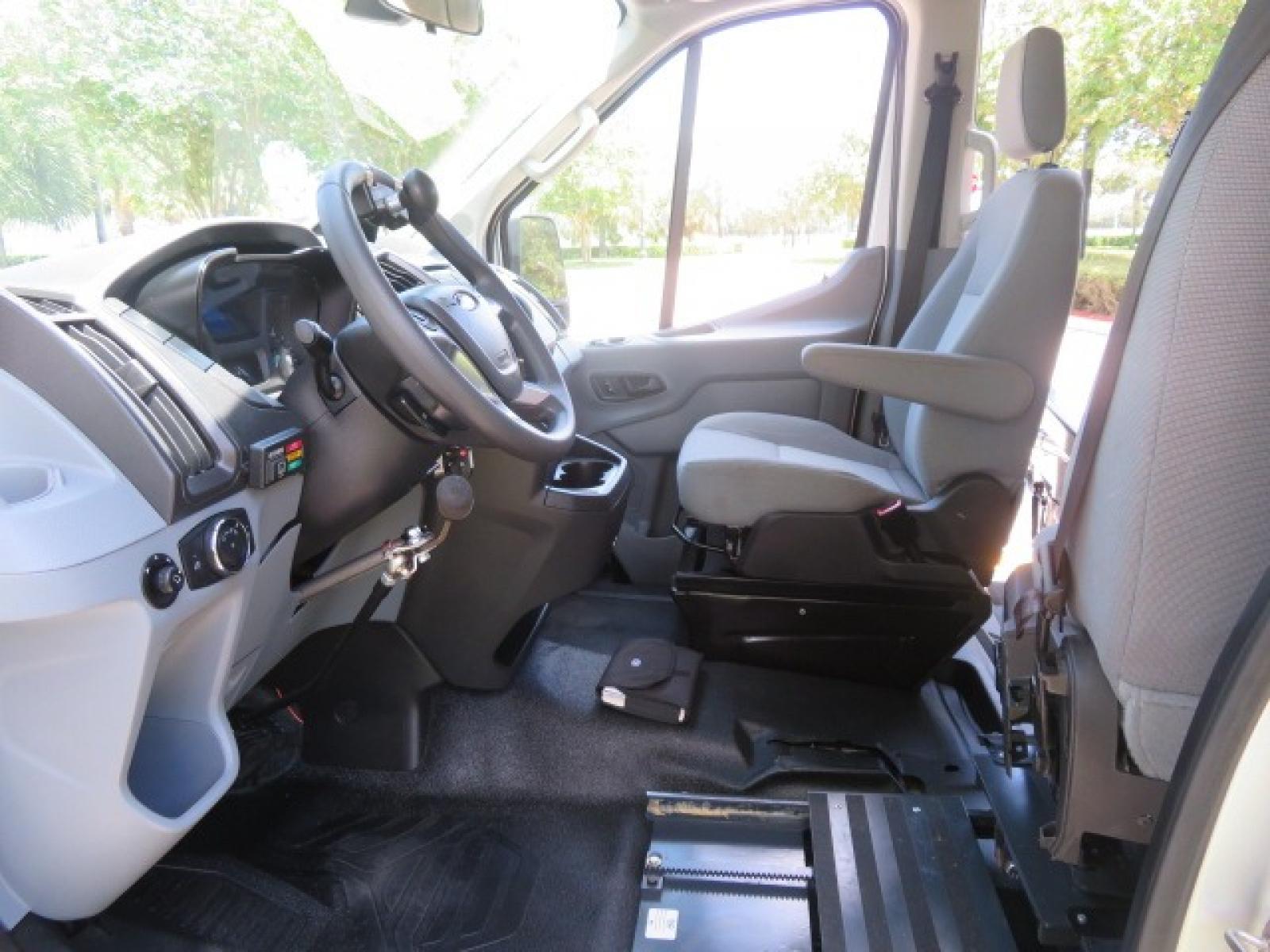 2015 Silver Ford Transit 350 Wagon Low Roof XL 60/40 Pass. 148-in. WB (1FBAX2CM3FK) with an 3.7L V6 DOHC 24V engine, 6-Speed Automatic transmission, located at 4301 Oak Circle #19, Boca Raton, FL, 33431, (954) 561-2499, 26.388861, -80.084038 - Photo #74