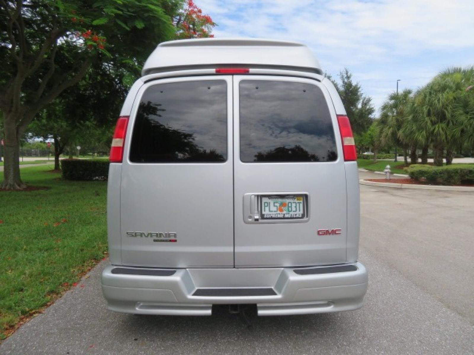 2014 GMC Savana RV G1500 3LT (1GDS8DC48E1) with an 5.3L V8 OHV 16V engine, 4-Speed Automatic transmission, located at 4301 Oak Circle #19, Boca Raton, FL, 33431, (954) 561-2499, 26.388861, -80.084038 - Photo #13
