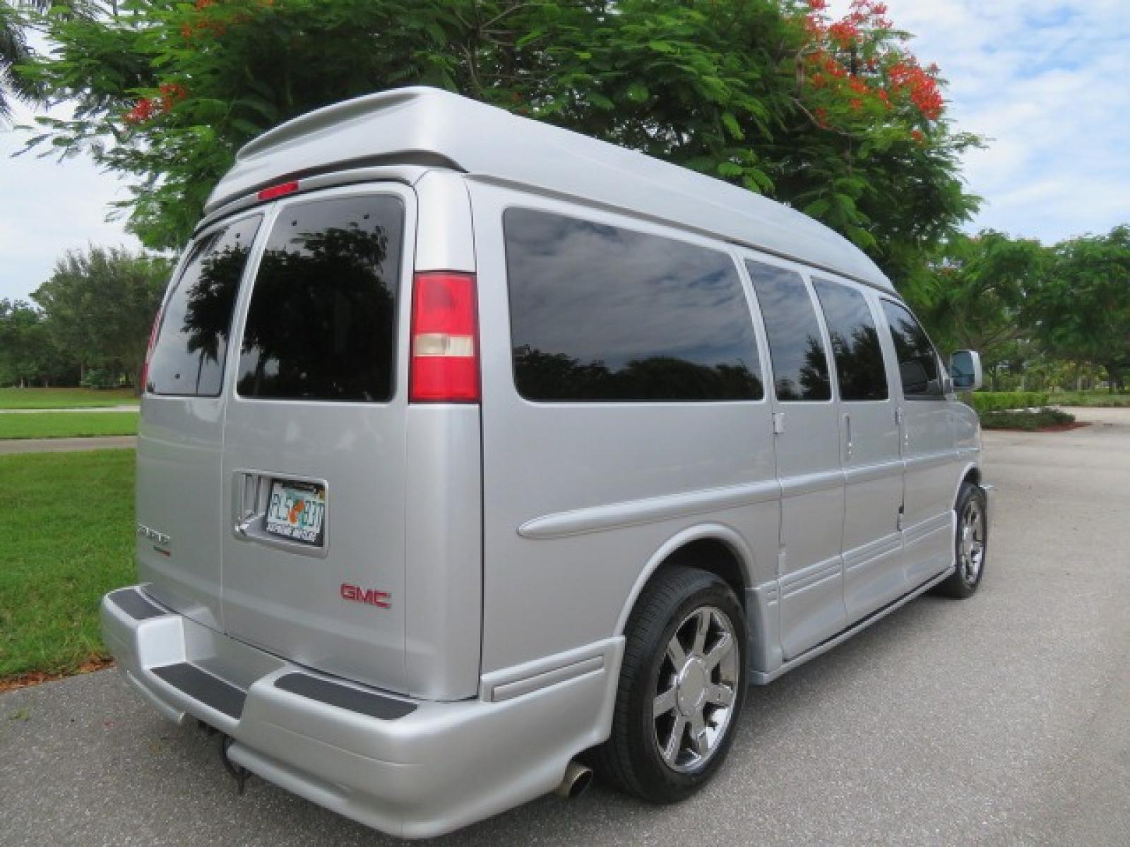 2014 GMC Savana RV G1500 3LT (1GDS8DC48E1) with an 5.3L V8 OHV 16V engine, 4-Speed Automatic transmission, located at 4301 Oak Circle #19, Boca Raton, FL, 33431, (954) 561-2499, 26.388861, -80.084038 - Photo #14