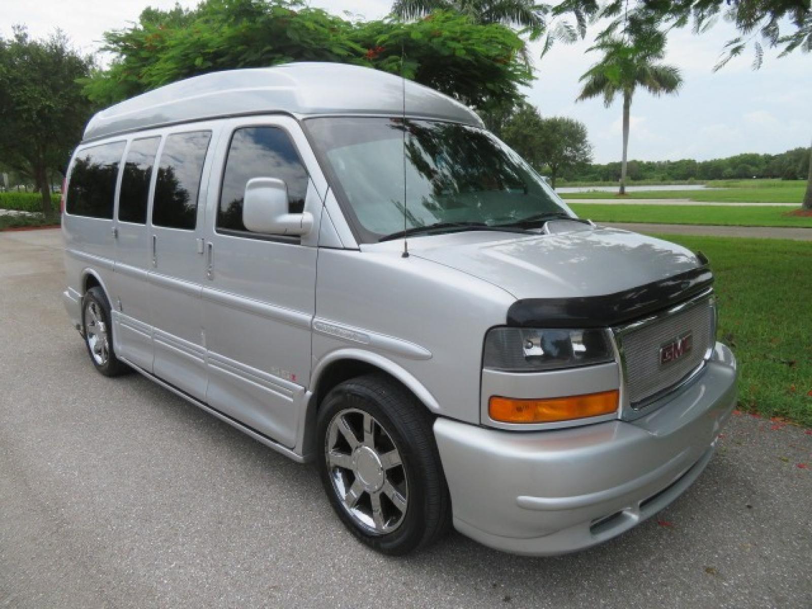 2014 GMC Savana RV G1500 3LT (1GDS8DC48E1) with an 5.3L V8 OHV 16V engine, 4-Speed Automatic transmission, located at 4301 Oak Circle #19, Boca Raton, FL, 33431, (954) 561-2499, 26.388861, -80.084038 - Photo #17