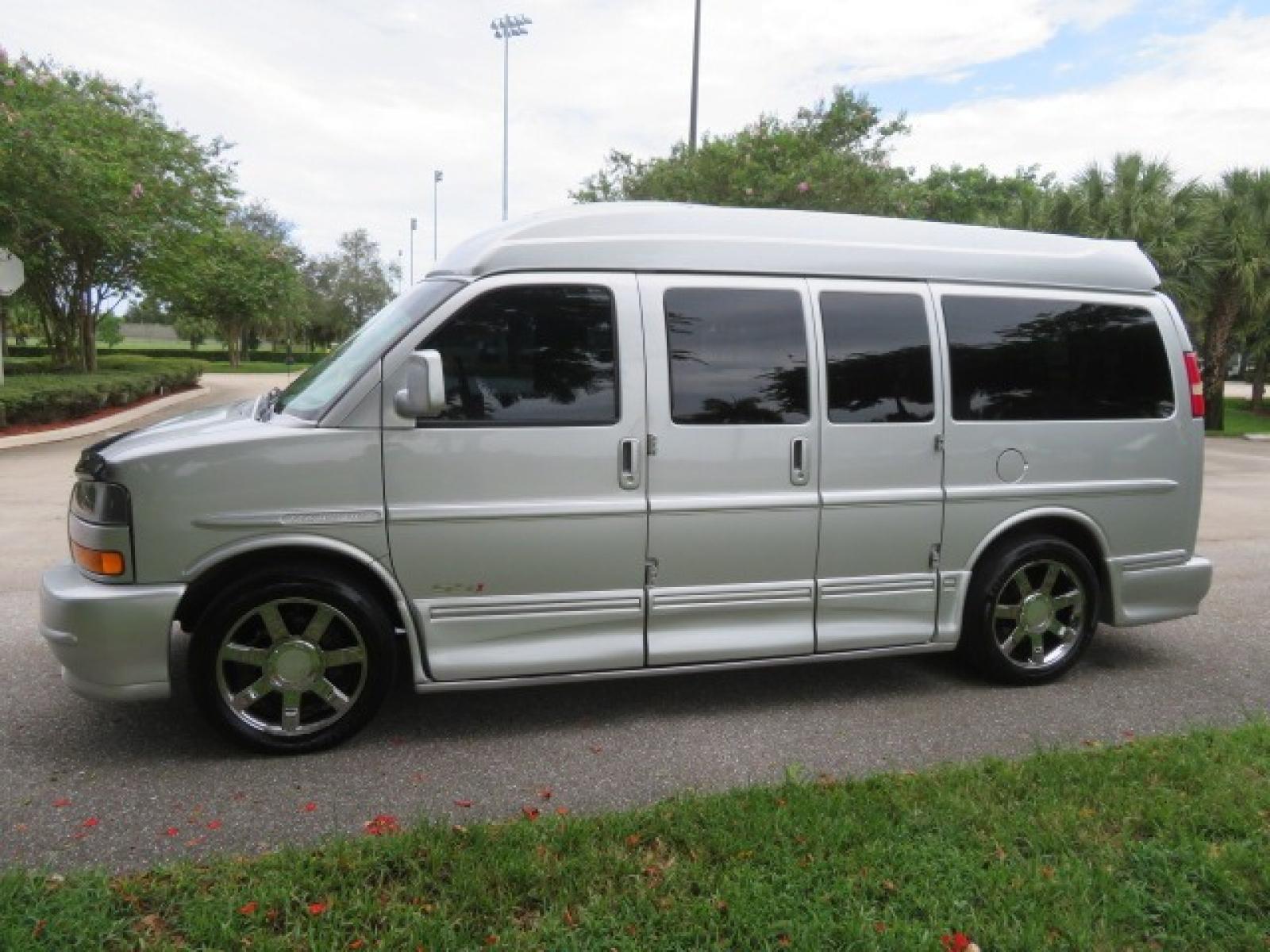 2014 GMC Savana RV G1500 3LT (1GDS8DC48E1) with an 5.3L V8 OHV 16V engine, 4-Speed Automatic transmission, located at 4301 Oak Circle #19, Boca Raton, FL, 33431, (954) 561-2499, 26.388861, -80.084038 - Photo #20
