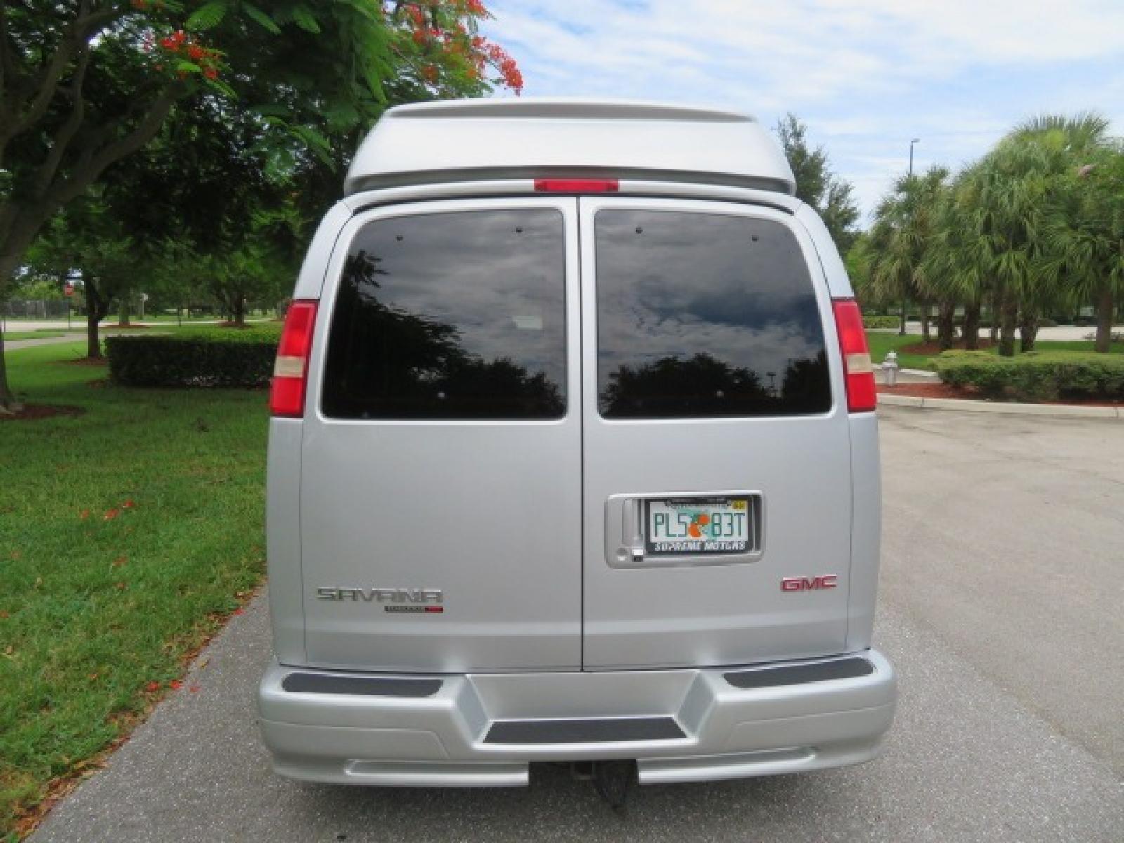 2014 GMC Savana RV G1500 3LT (1GDS8DC48E1) with an 5.3L V8 OHV 16V engine, 4-Speed Automatic transmission, located at 4301 Oak Circle #19, Boca Raton, FL, 33431, (954) 561-2499, 26.388861, -80.084038 - Photo #23