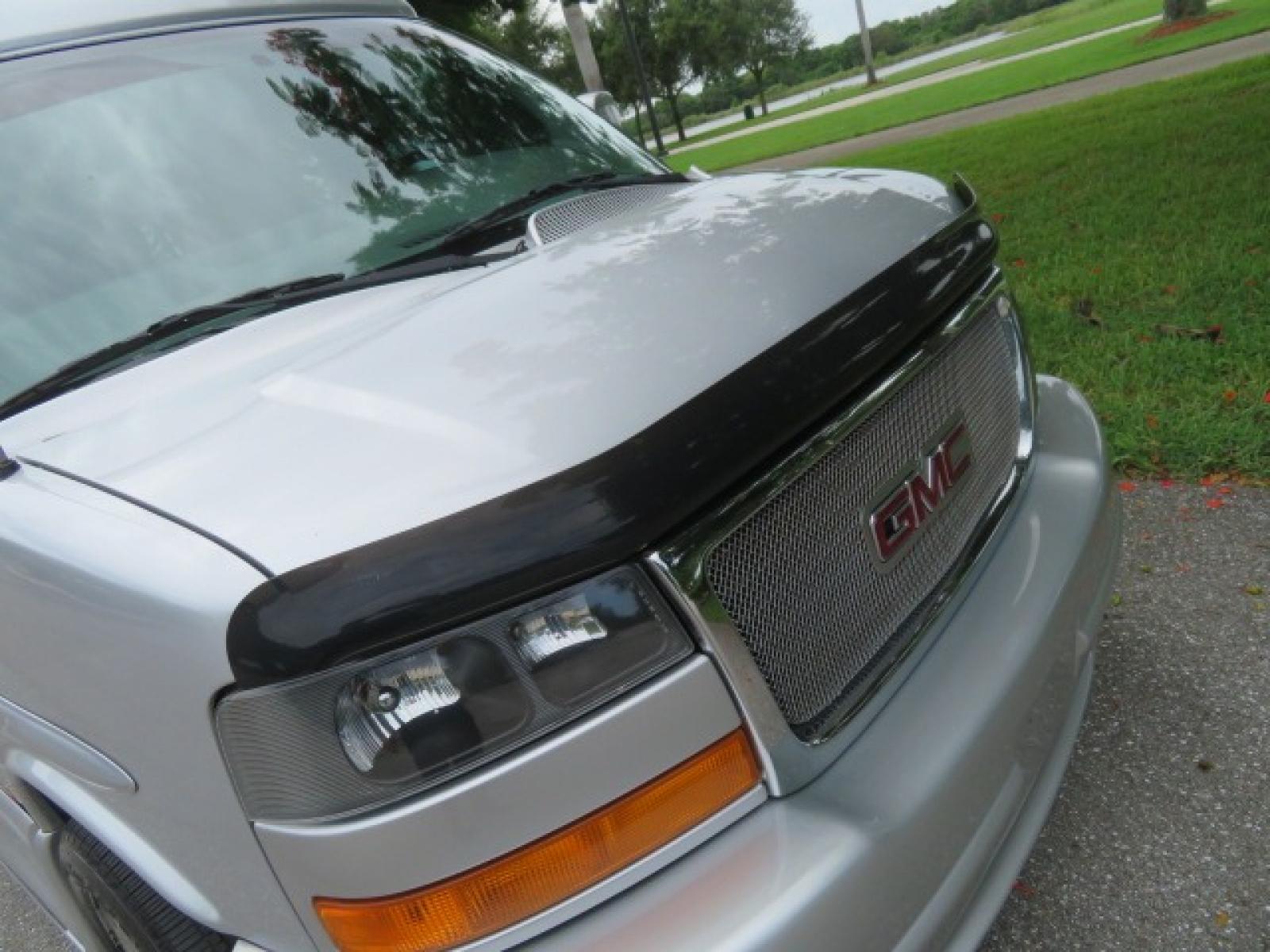 2014 GMC Savana RV G1500 3LT (1GDS8DC48E1) with an 5.3L V8 OHV 16V engine, 4-Speed Automatic transmission, located at 4301 Oak Circle #19, Boca Raton, FL, 33431, (954) 561-2499, 26.388861, -80.084038 - Photo #27