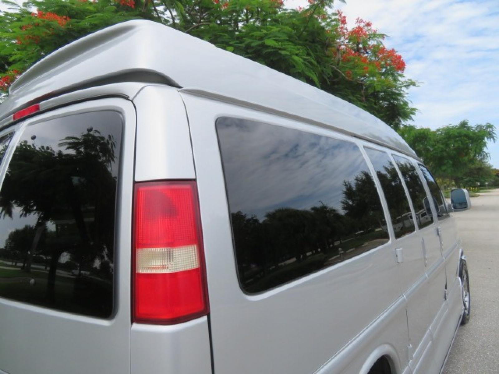 2014 GMC Savana RV G1500 3LT (1GDS8DC48E1) with an 5.3L V8 OHV 16V engine, 4-Speed Automatic transmission, located at 4301 Oak Circle #19, Boca Raton, FL, 33431, (954) 561-2499, 26.388861, -80.084038 - Photo #31