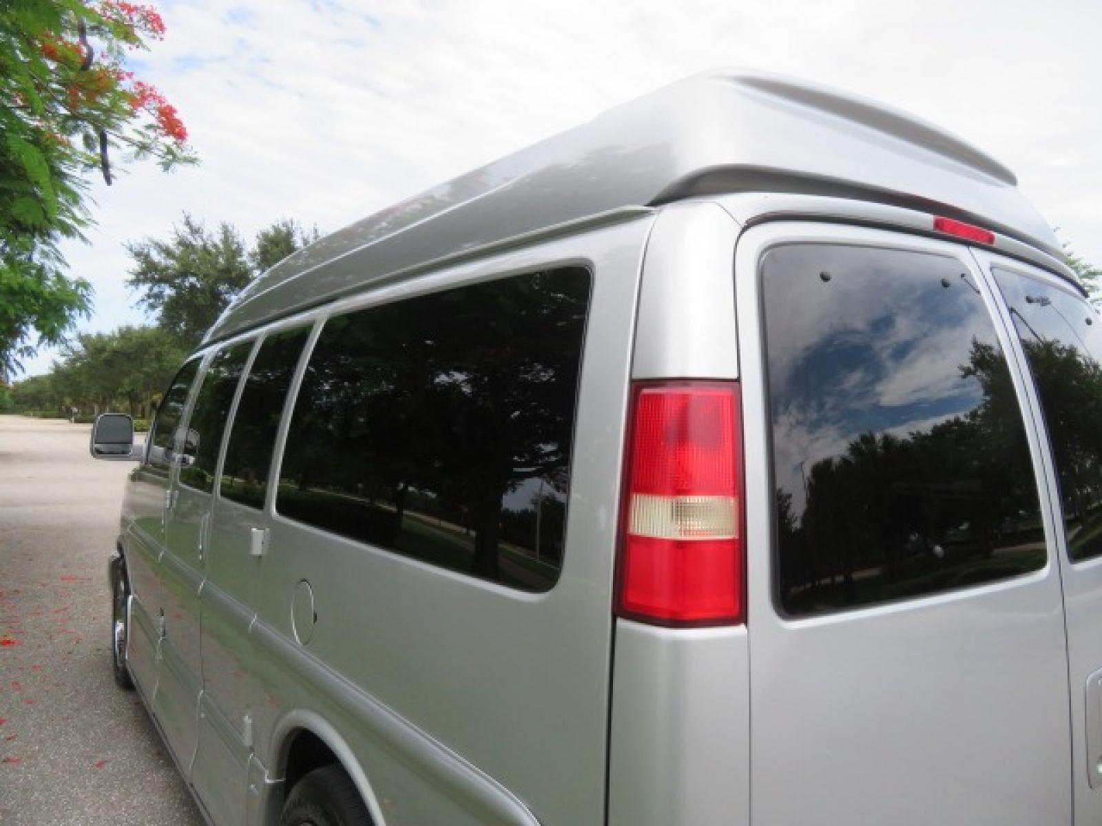2014 GMC Savana RV G1500 3LT (1GDS8DC48E1) with an 5.3L V8 OHV 16V engine, 4-Speed Automatic transmission, located at 4301 Oak Circle #19, Boca Raton, FL, 33431, (954) 561-2499, 26.388861, -80.084038 - Photo #32