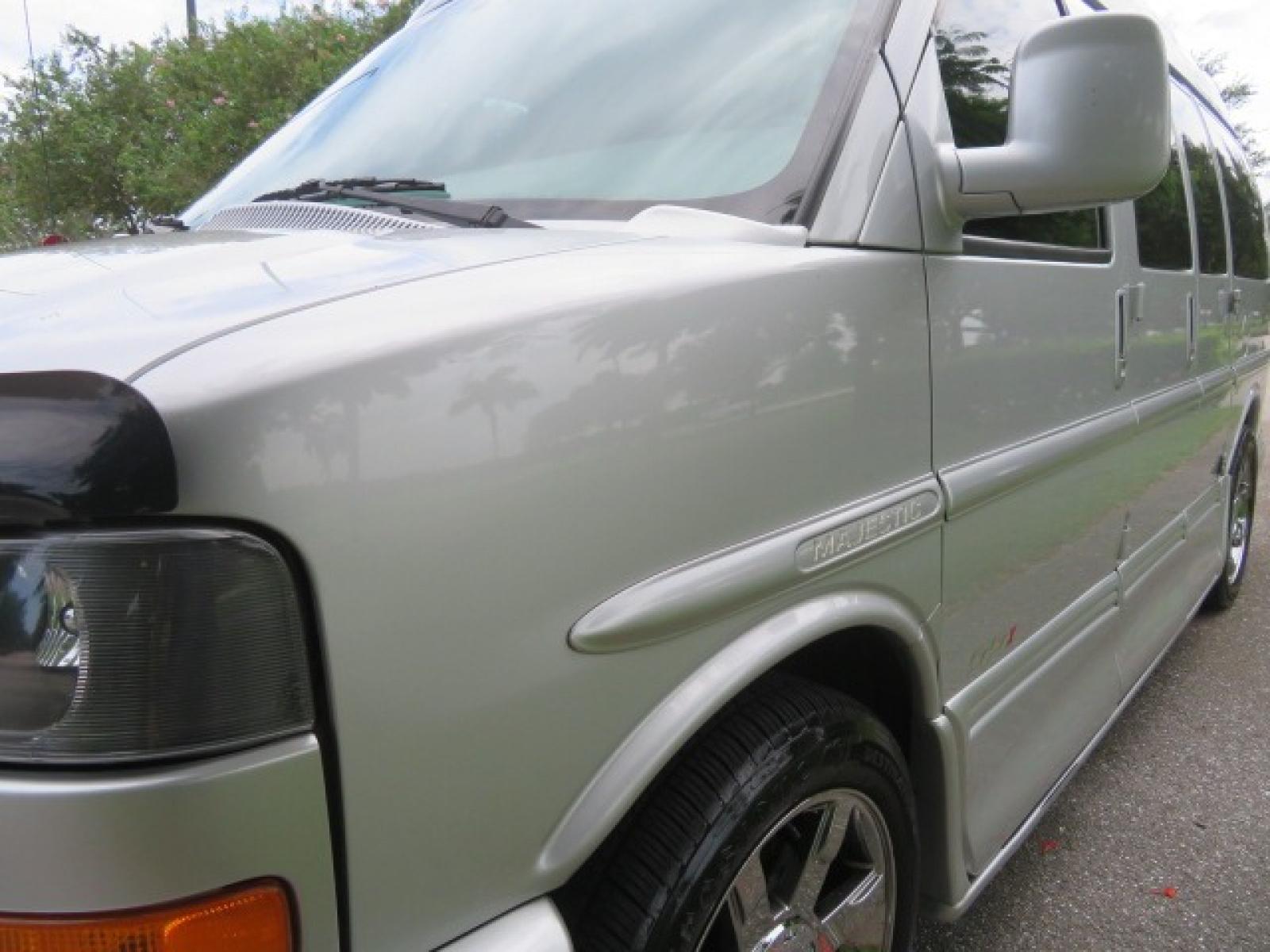 2014 GMC Savana RV G1500 3LT (1GDS8DC48E1) with an 5.3L V8 OHV 16V engine, 4-Speed Automatic transmission, located at 4301 Oak Circle #19, Boca Raton, FL, 33431, (954) 561-2499, 26.388861, -80.084038 - Photo #36