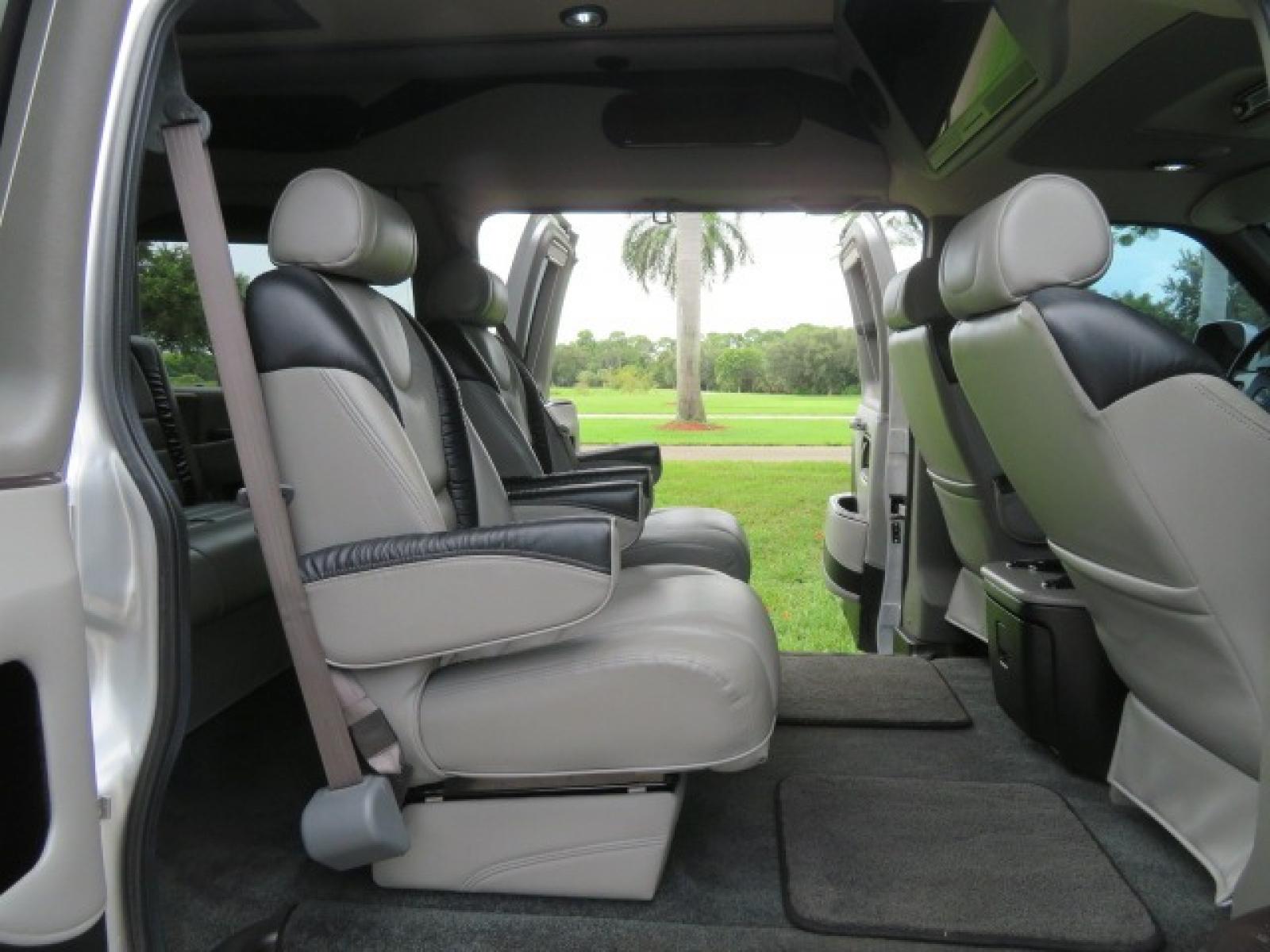 2014 GMC Savana RV G1500 3LT (1GDS8DC48E1) with an 5.3L V8 OHV 16V engine, 4-Speed Automatic transmission, located at 4301 Oak Circle #19, Boca Raton, FL, 33431, (954) 561-2499, 26.388861, -80.084038 - Photo #43