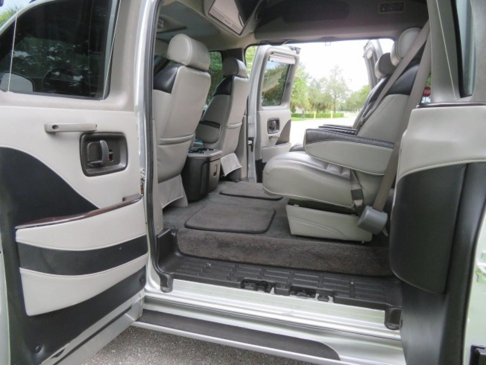 2014 GMC Savana RV G1500 3LT (1GDS8DC48E1) with an 5.3L V8 OHV 16V engine, 4-Speed Automatic transmission, located at 4301 Oak Circle #19, Boca Raton, FL, 33431, (954) 561-2499, 26.388861, -80.084038 - Photo #68
