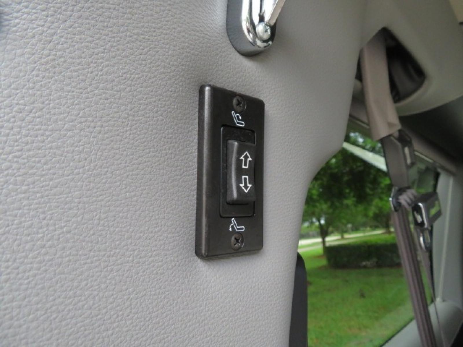 2014 GMC Savana RV G1500 3LT (1GDS8DC48E1) with an 5.3L V8 OHV 16V engine, 4-Speed Automatic transmission, located at 4301 Oak Circle #19, Boca Raton, FL, 33431, (954) 561-2499, 26.388861, -80.084038 - Photo #80