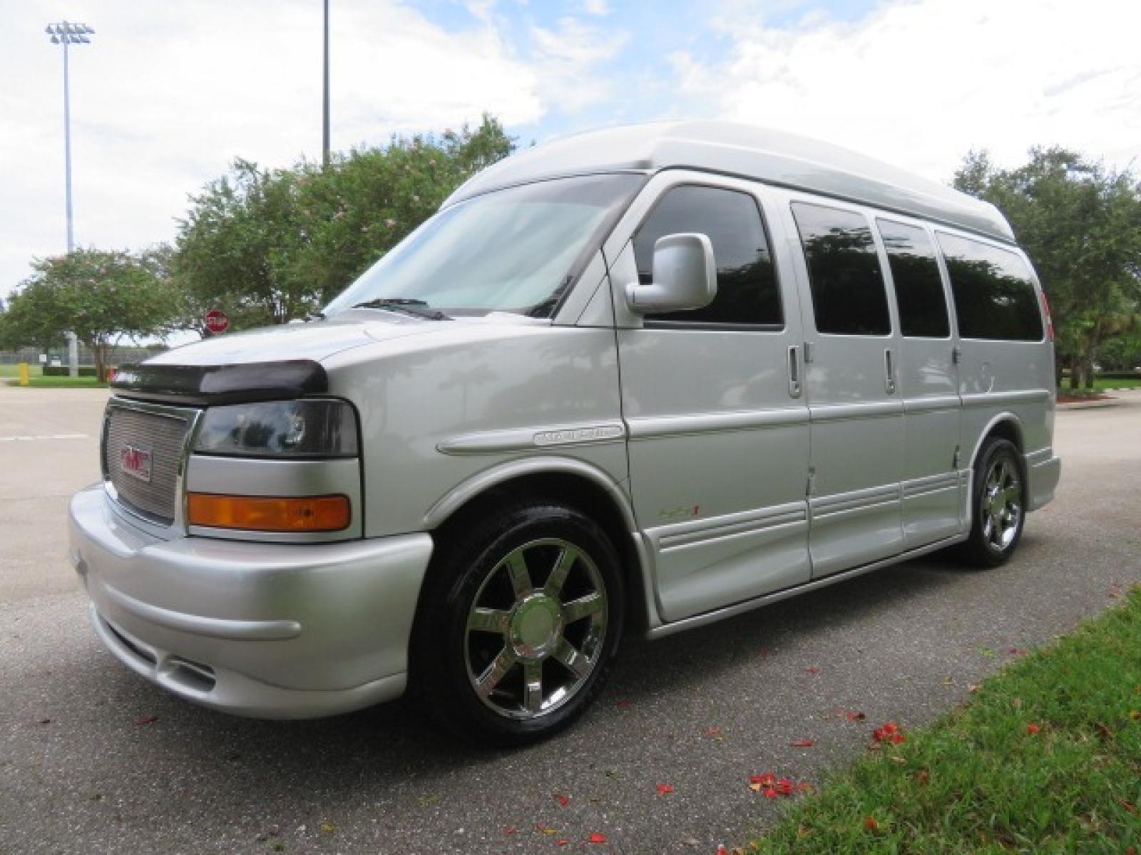 2014 GMC Savana RV G1500 3LT (1GDS8DC48E1) with an 5.3L V8 OHV 16V engine, 4-Speed Automatic transmission, located at 4301 Oak Circle #19, Boca Raton, FL, 33431, (954) 561-2499, 26.388861, -80.084038 - Photo #9