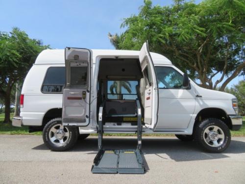 2010 Ford E-Series Van E-350 Super Duty Quigley 4x4 Handicap Wheelchair Conversion Van 