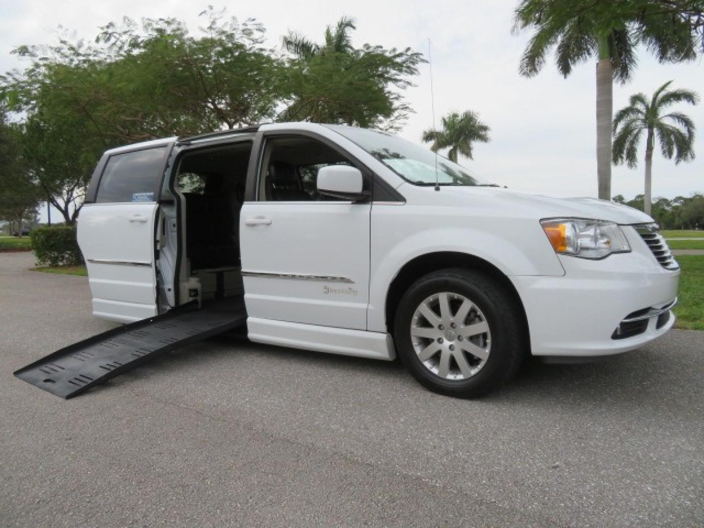 2014 Chrysler Town & Country