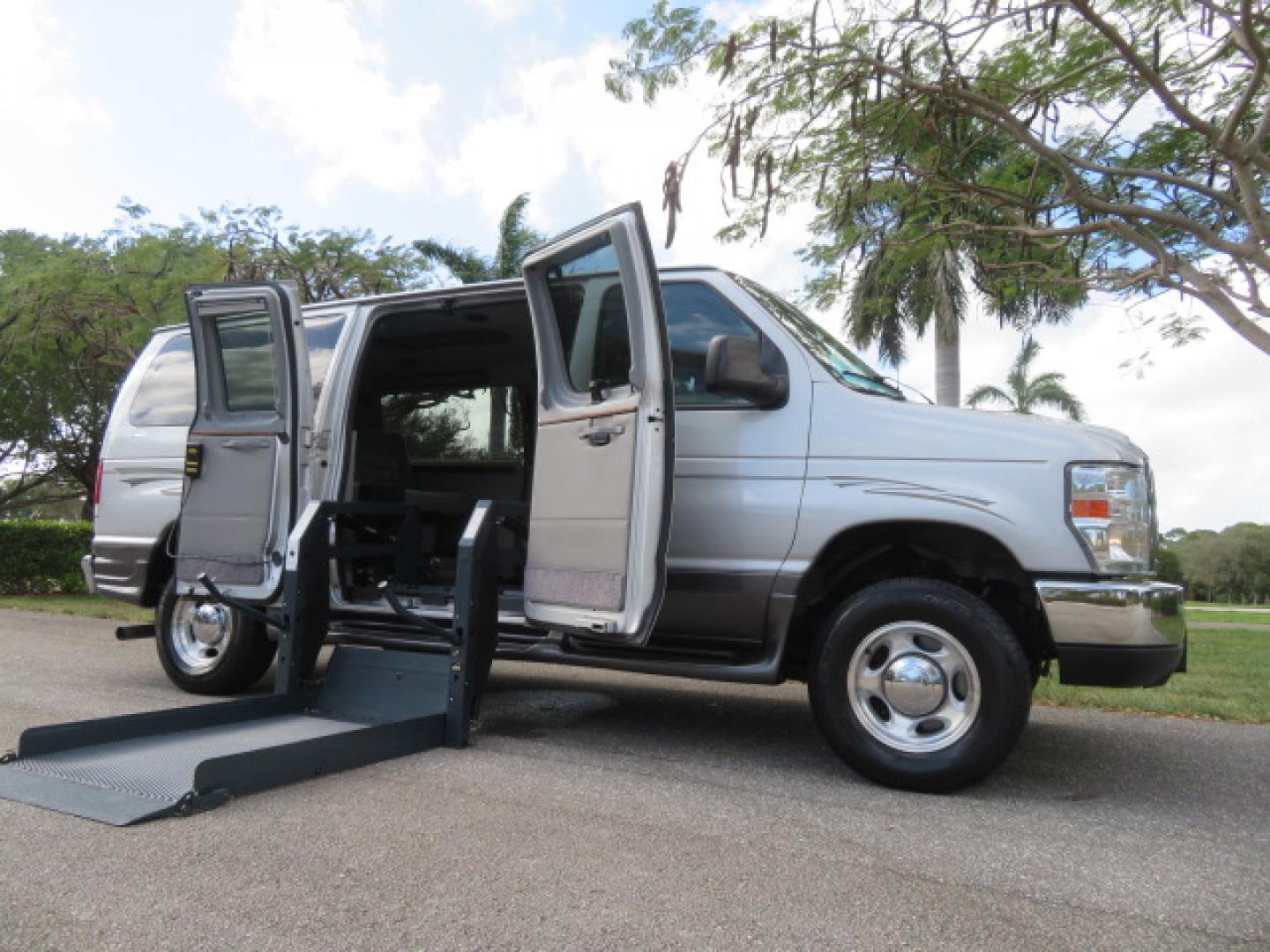 2012 Ford E-Series Econoline Van Commercial