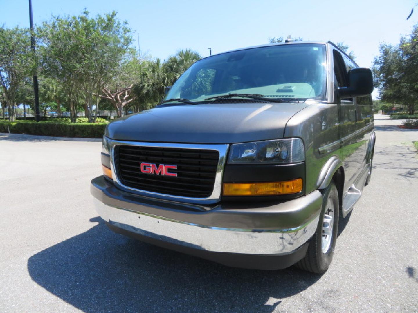 2021 GMC Savana Passenger LS - Photo 11
