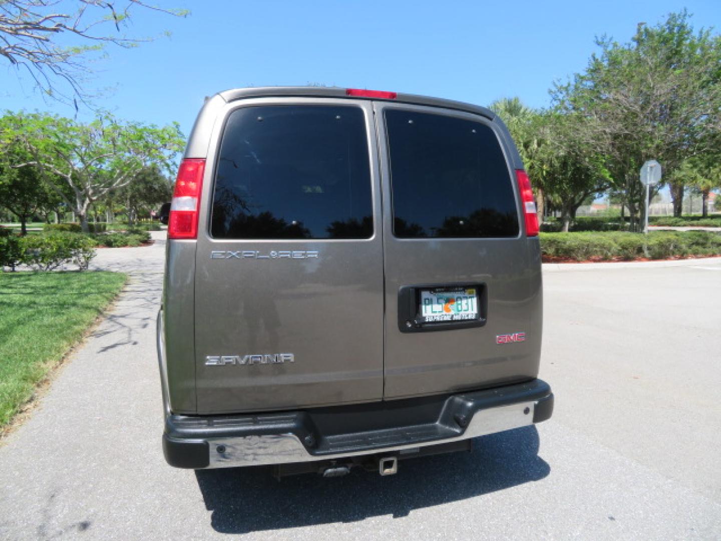 2021 GMC Savana Passenger LS - Photo 18