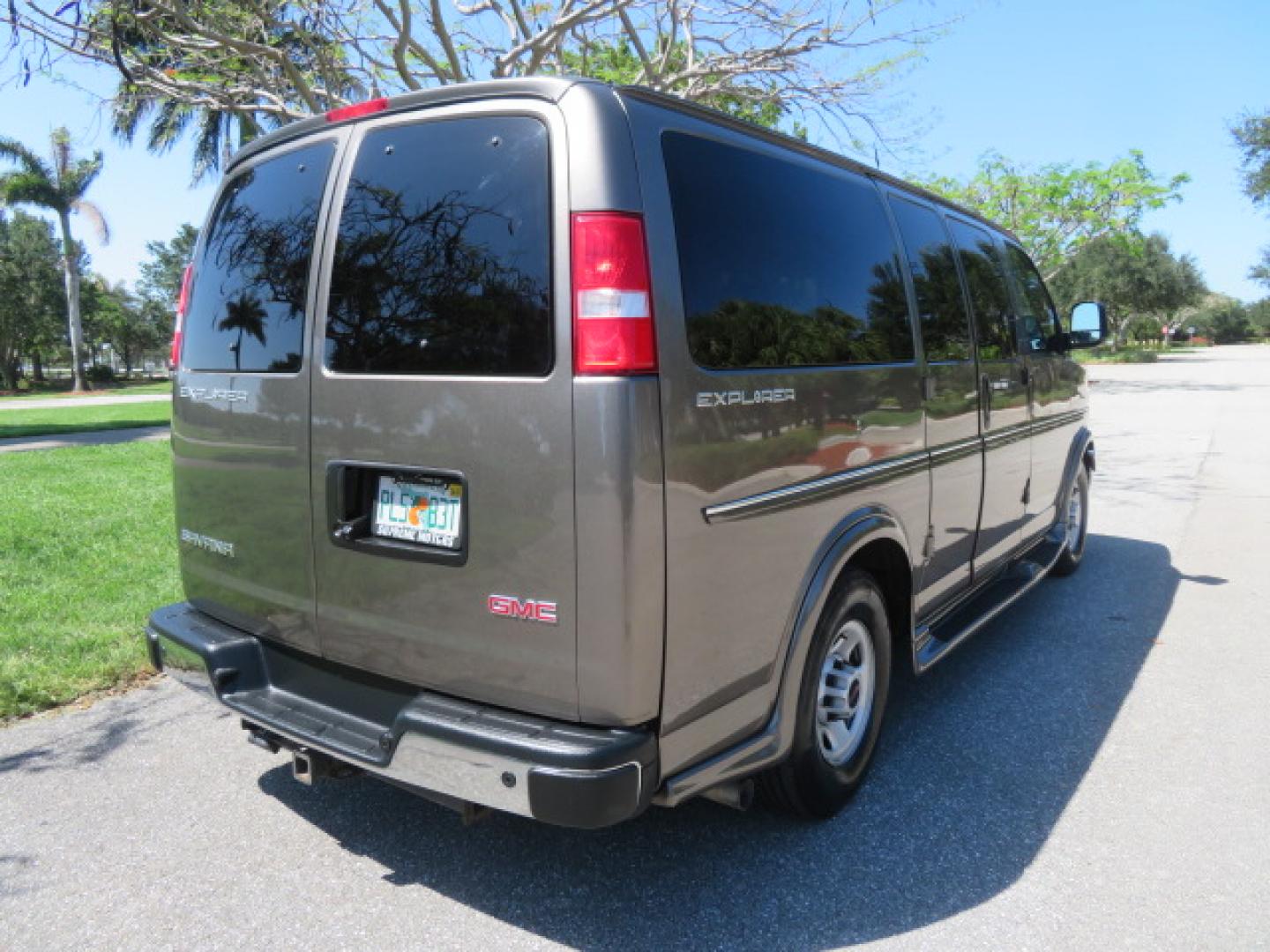 2021 GMC Savana Passenger LS - Photo 19