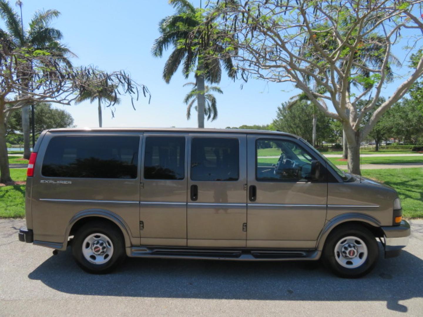 2021 GMC Savana Passenger LS - Photo 21
