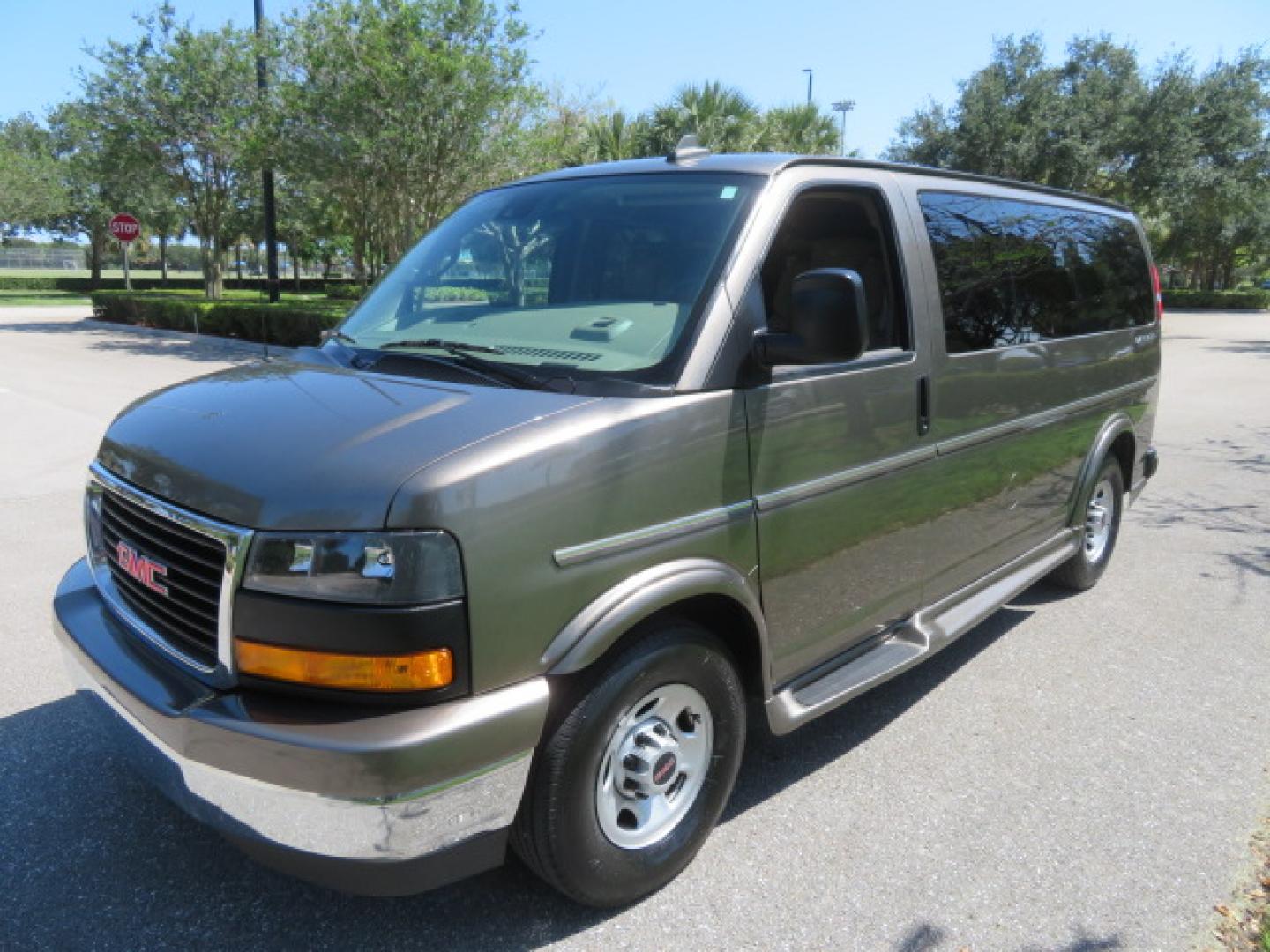 2021 GMC Savana Passenger LS - Photo 24
