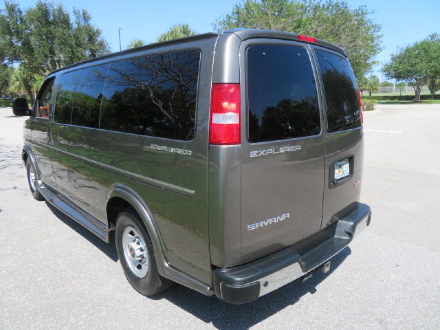 2021 GMC Savana Passenger LS - Photo 26