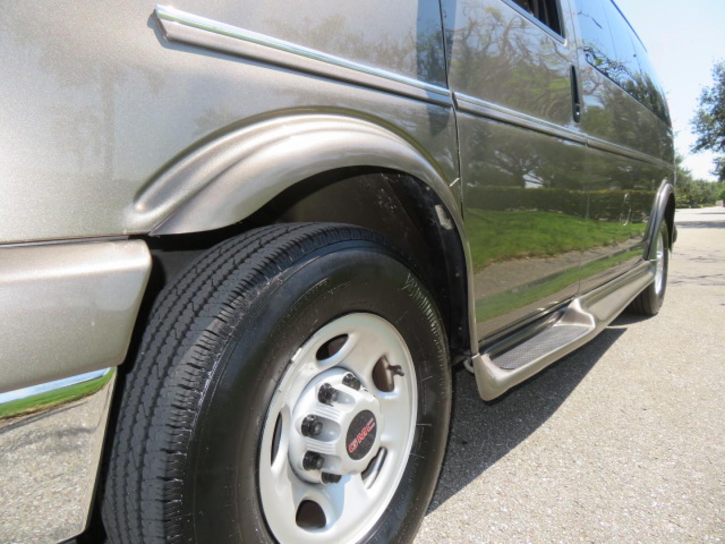 2021 GMC Savana Passenger LS - Photo 35