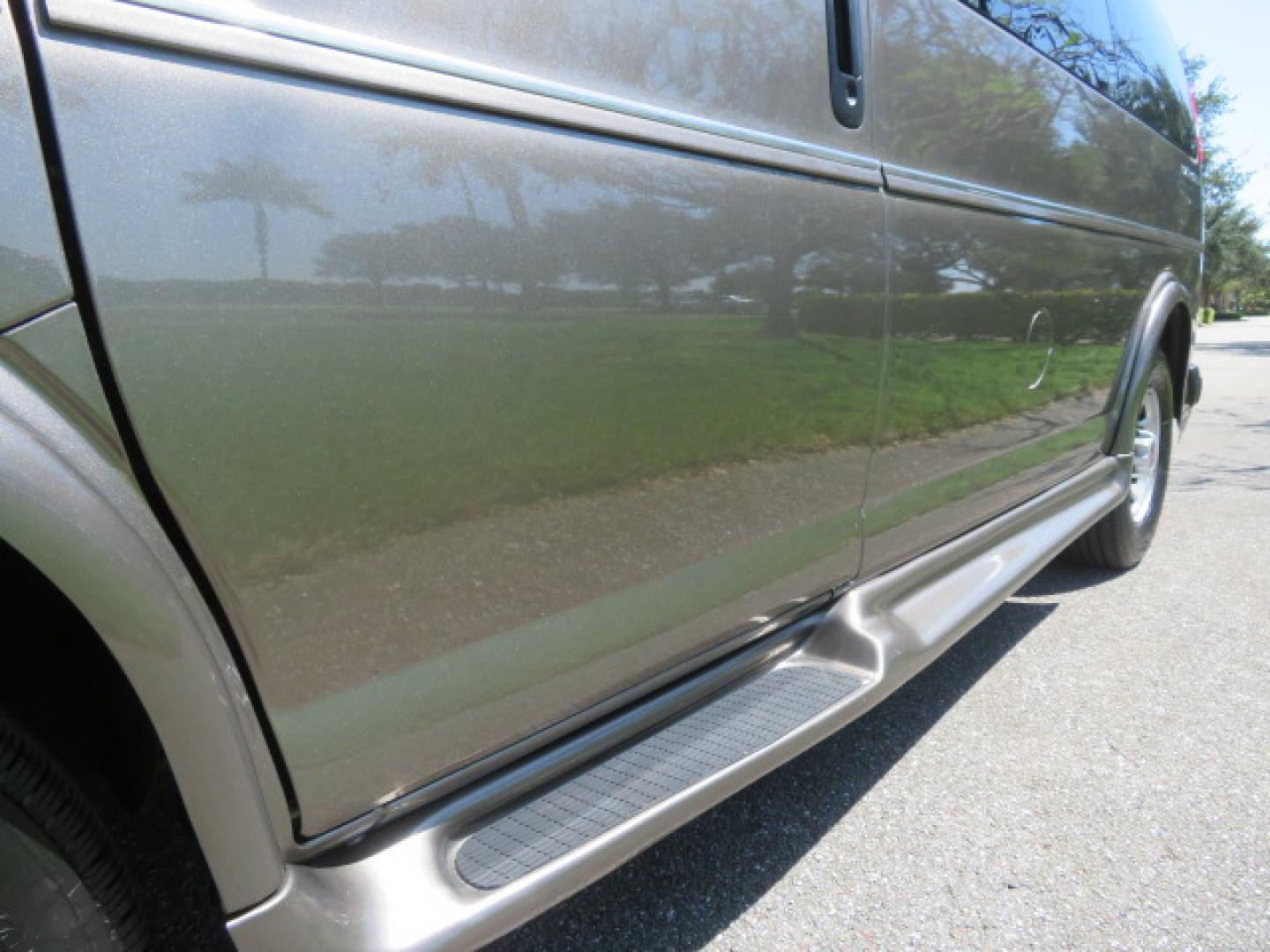 2021 GMC Savana Passenger LS - Photo 37
