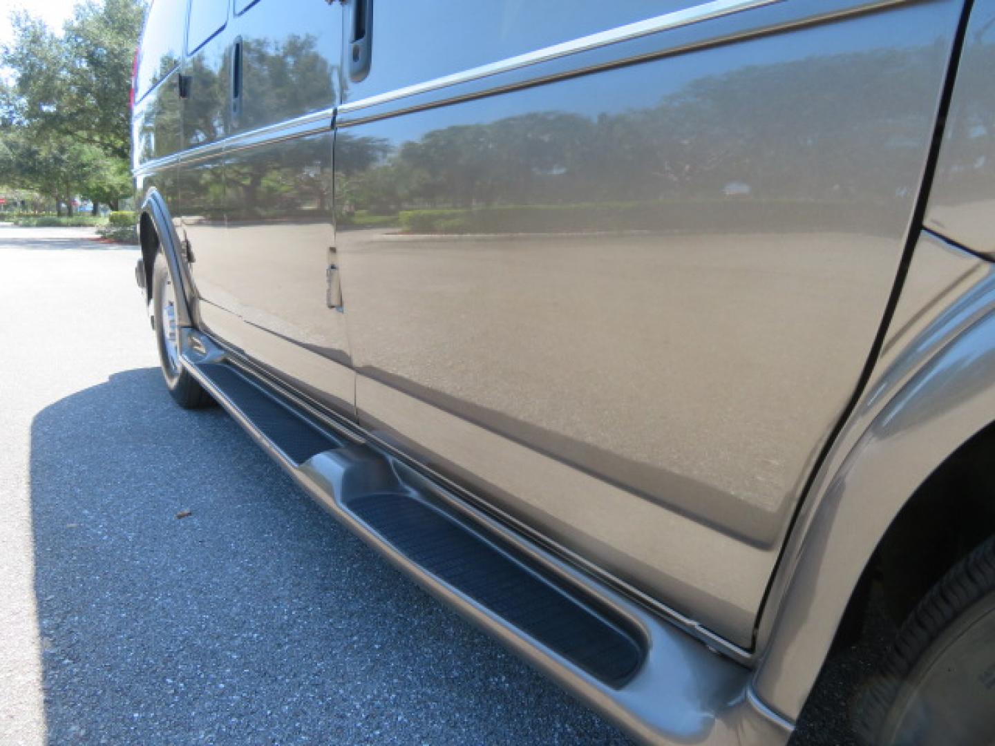 2021 GMC Savana Passenger LS - Photo 39