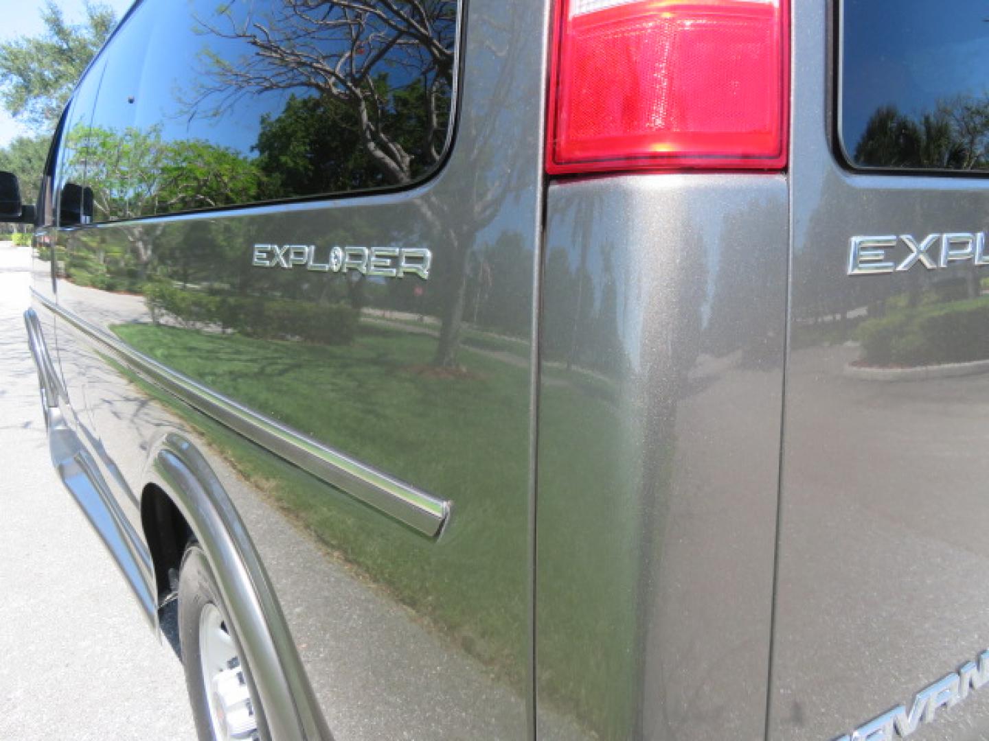 2021 GMC Savana Passenger LS - Photo 43