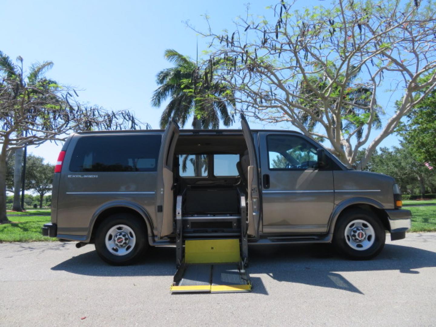 2021 GMC Savana Passenger LS - Photo 46