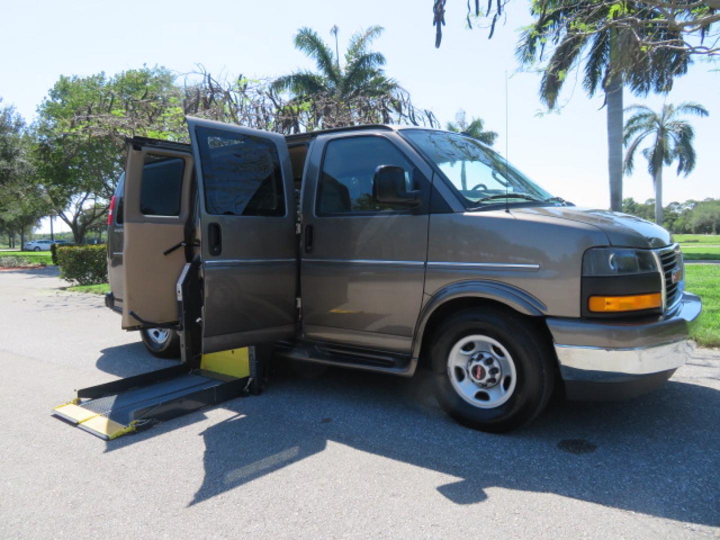 2021 GMC Savana Passenger LS - Photo 48