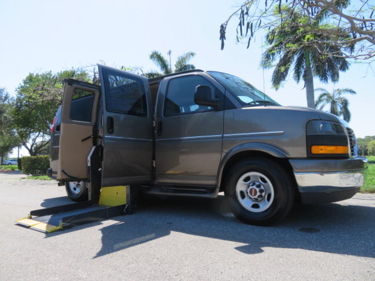 2021 GMC Savana Passenger LS - Photo 50
