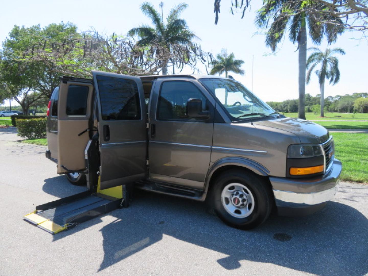 2021 GMC Savana Passenger LS - Photo 51