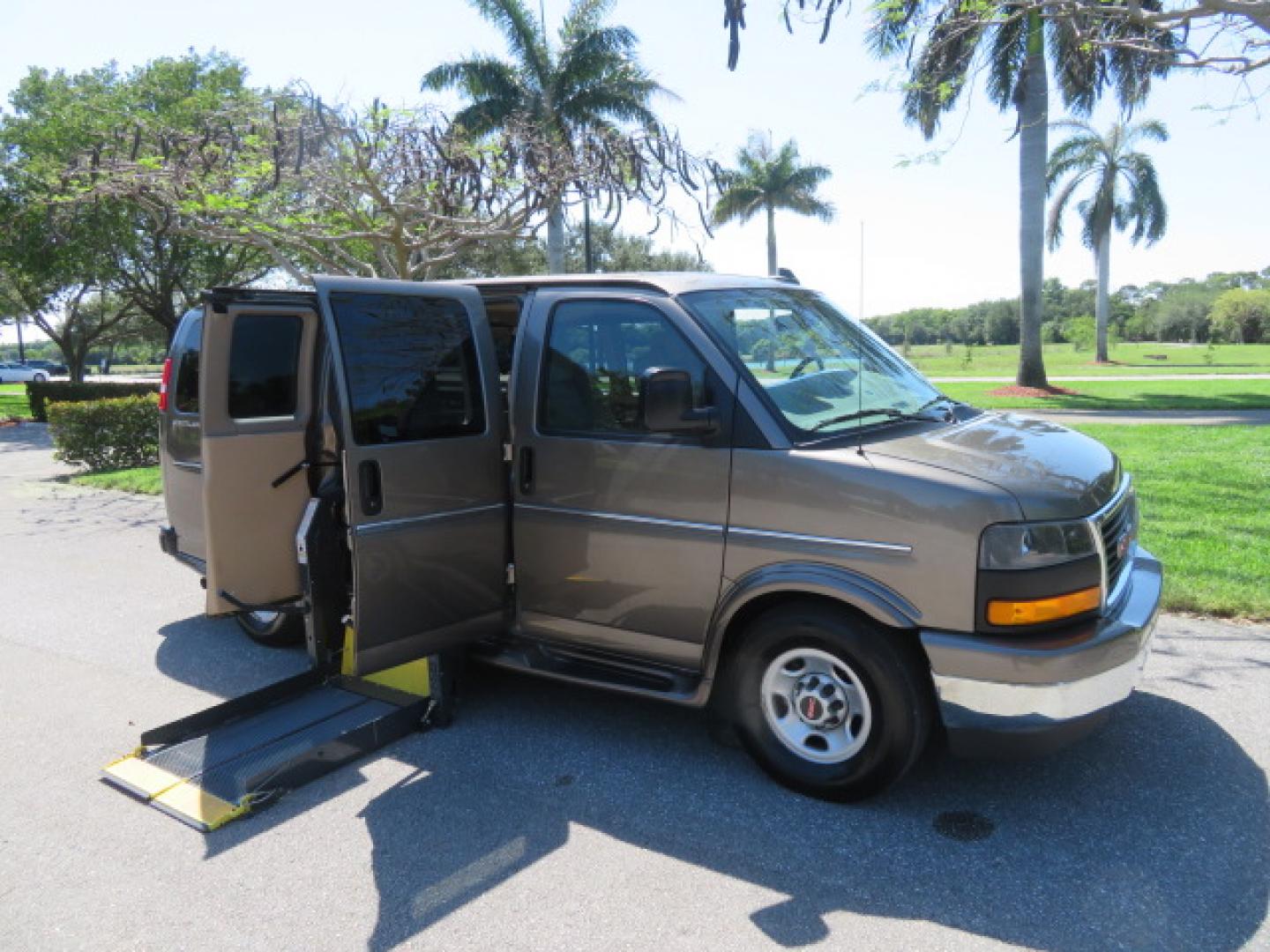 2021 GMC Savana Passenger LS - Photo 52