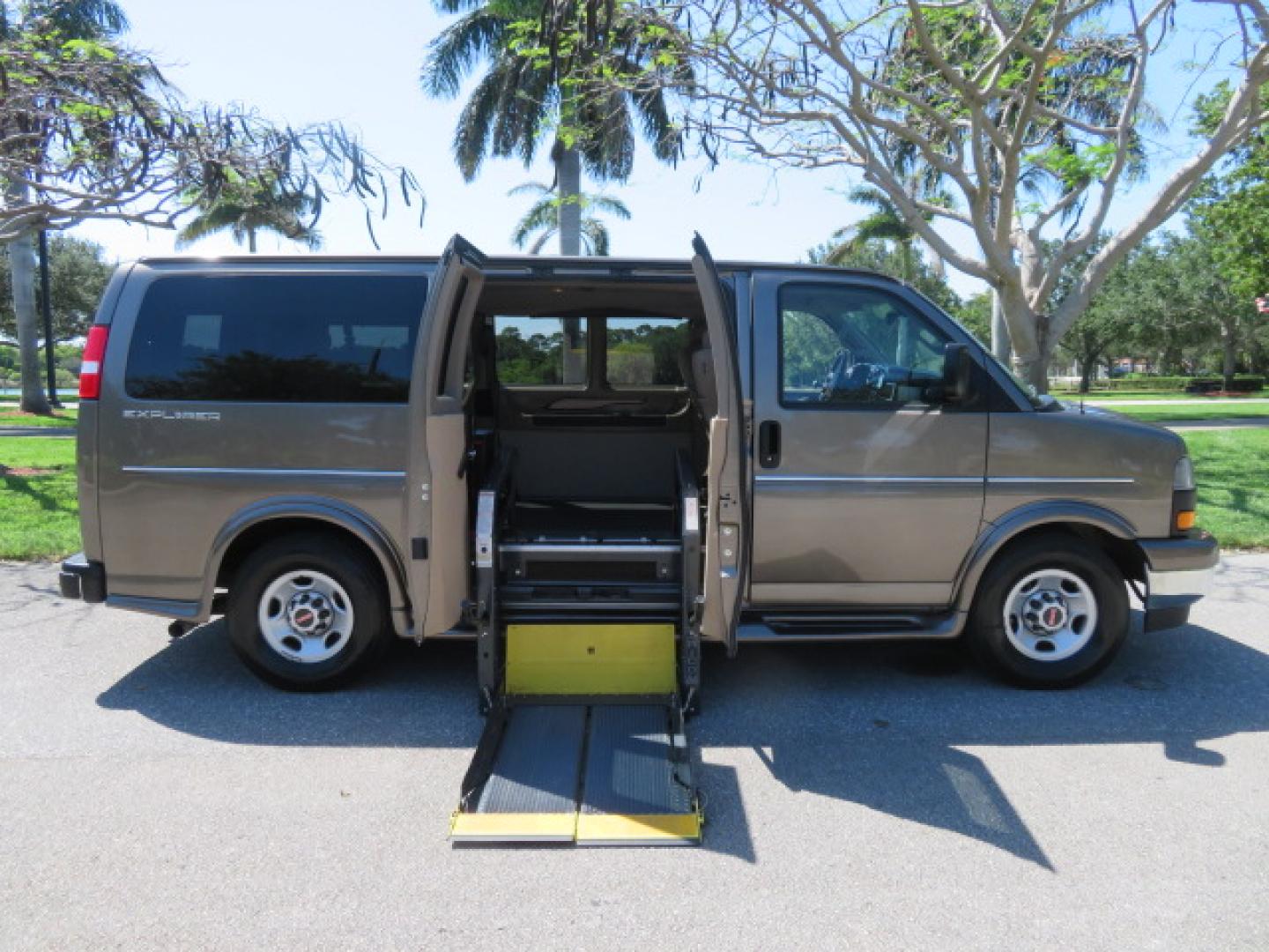 2021 GMC Savana Passenger LS - Photo 55