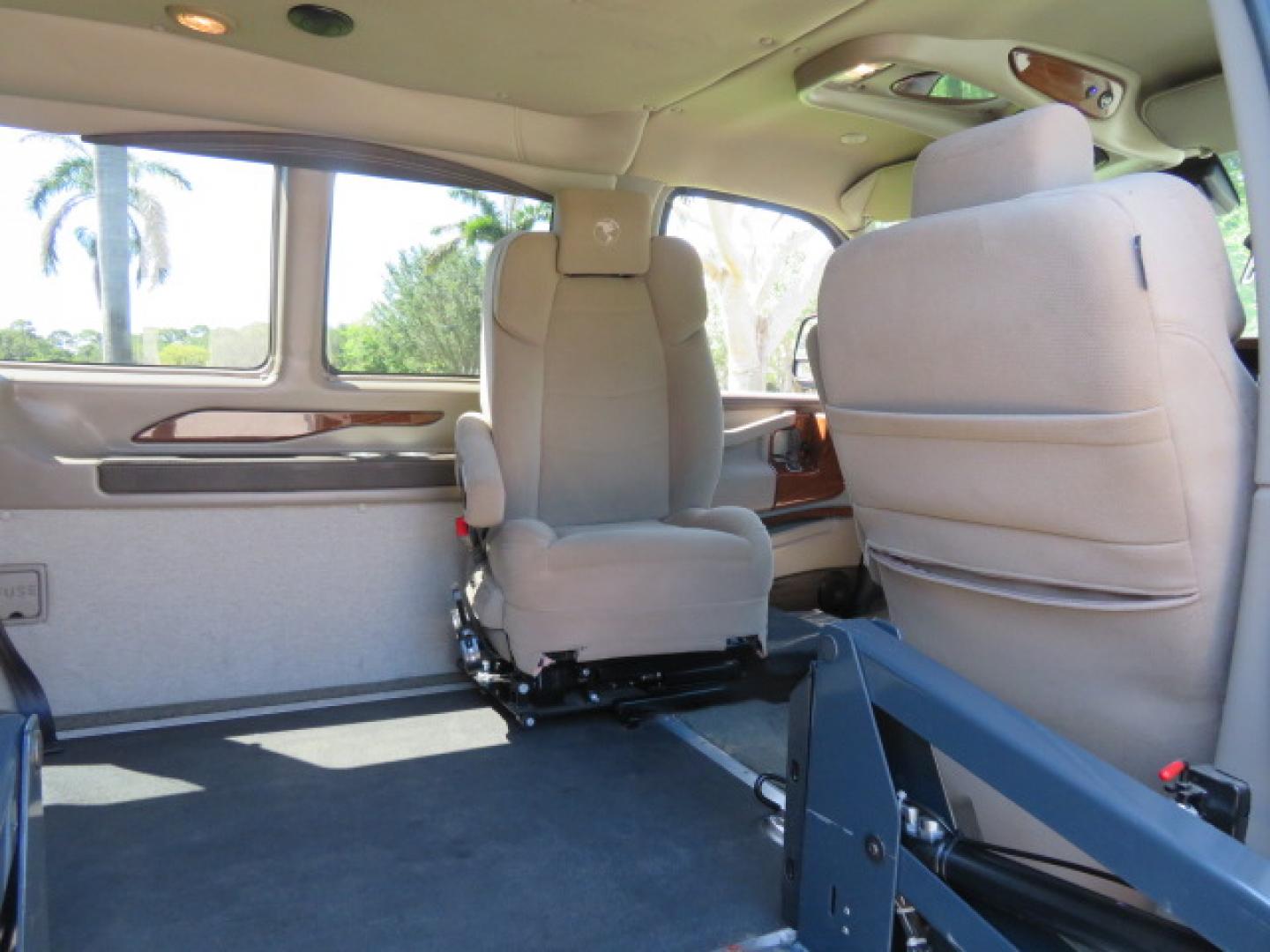 2021 GMC Savana Passenger LS - Photo 60