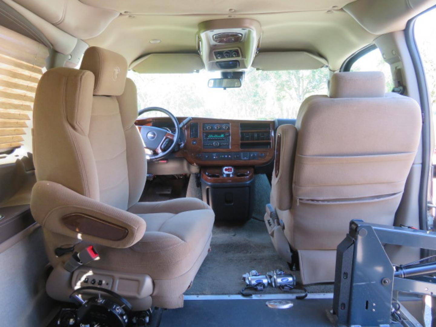 2021 GMC Savana Passenger LS - Photo 68