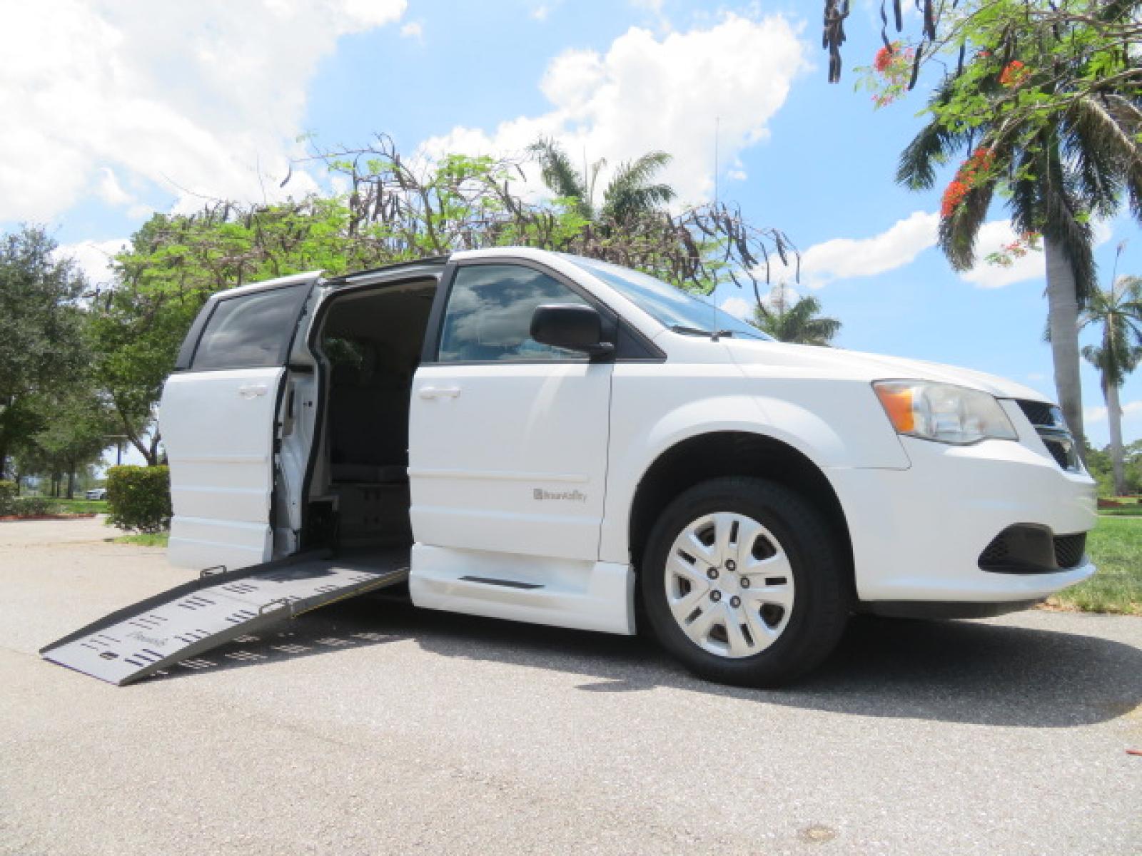 2014 Dodge Grand Caravan SE's photo
