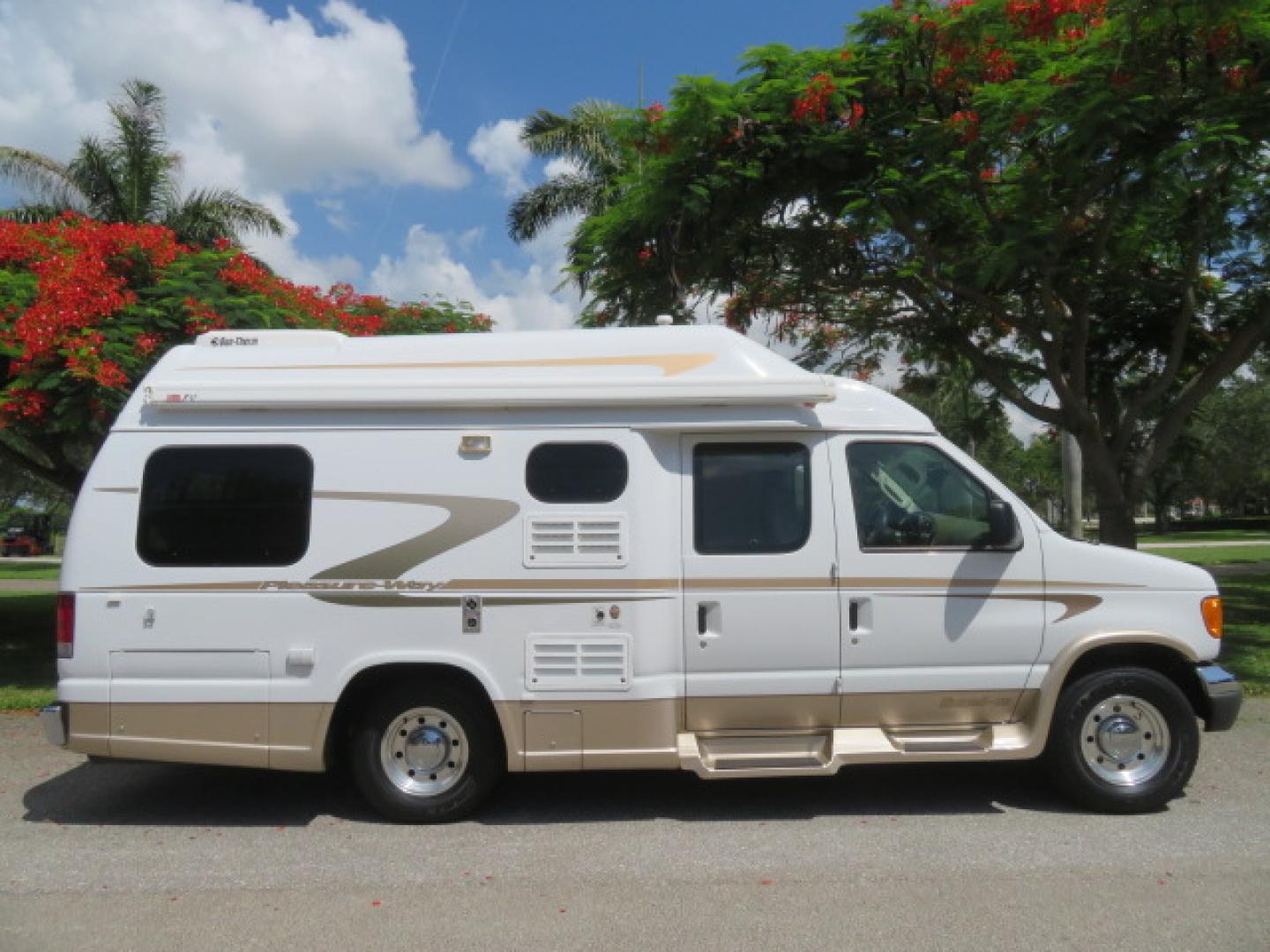 2006 Ford Econoline Van Commercial's photo