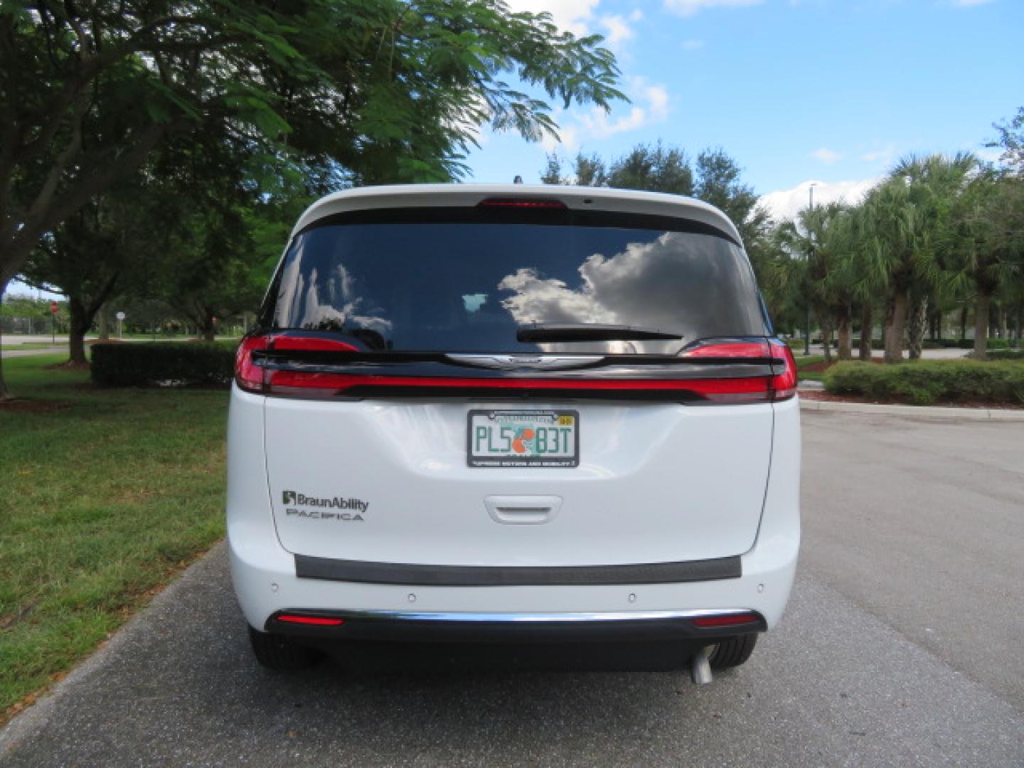 2024 Chrysler Pacifica Touring L - Photo 15