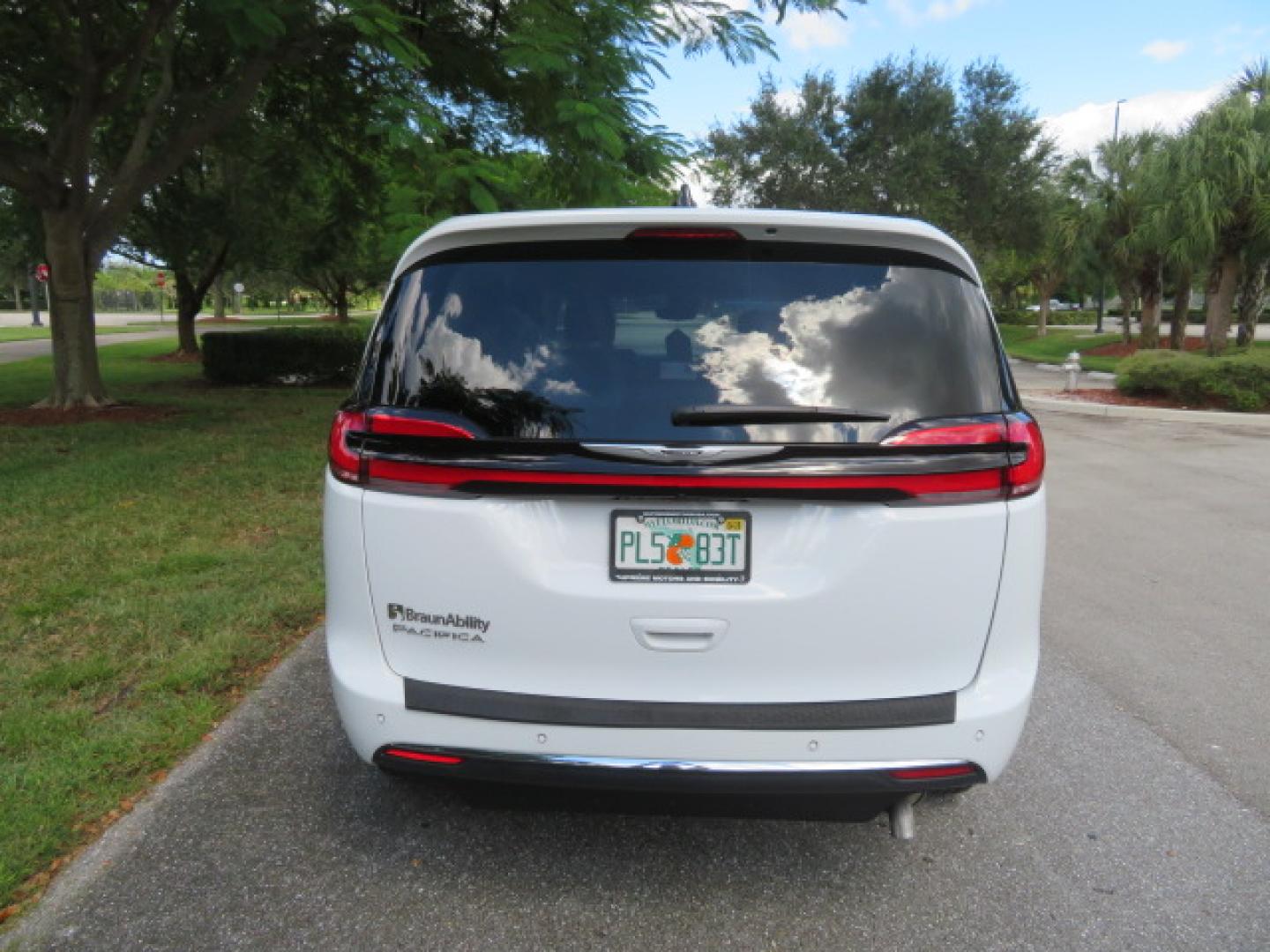 2024 Chrysler Pacifica Touring L - Photo 23