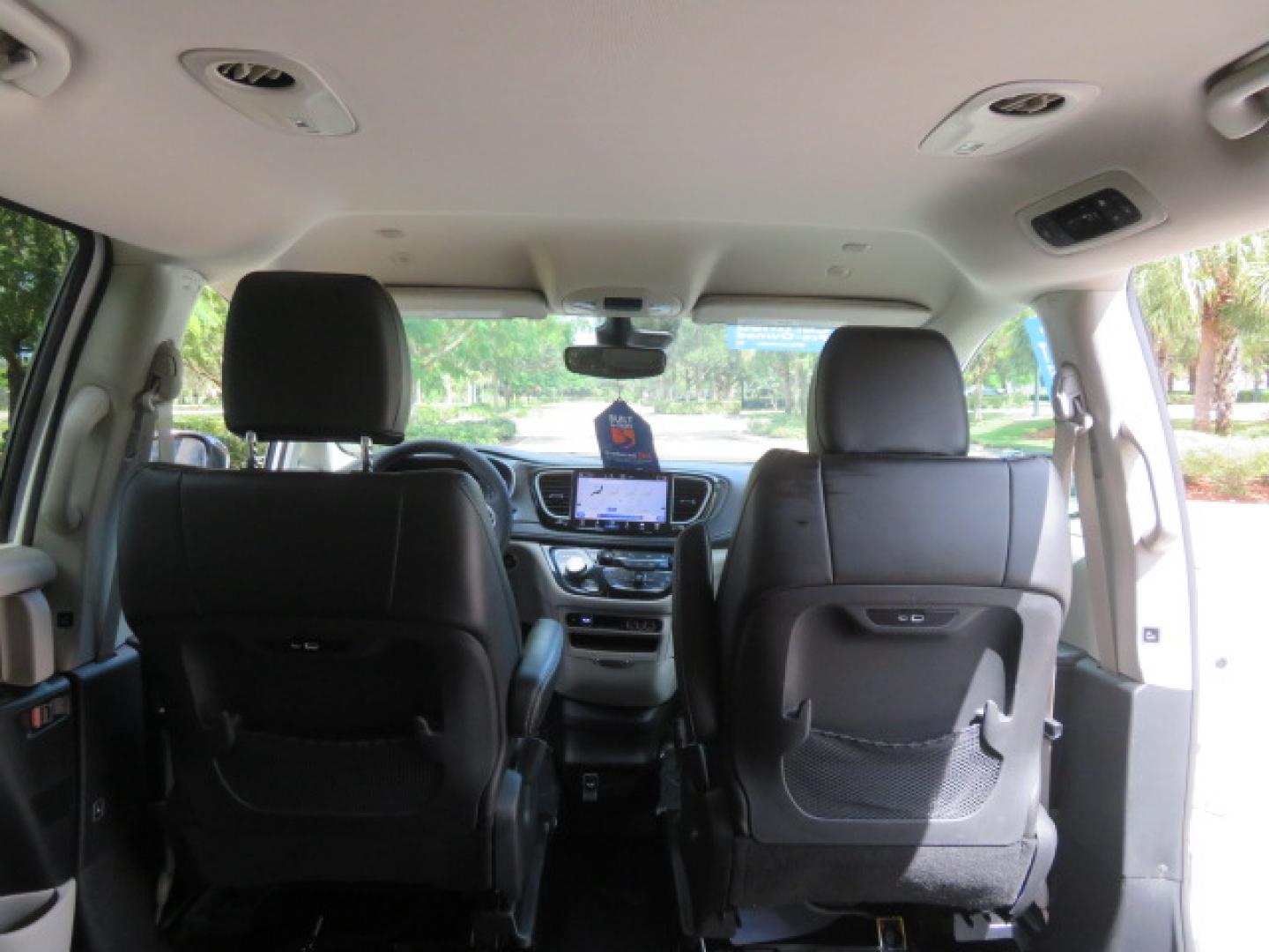 2024 Chrysler Pacifica Touring L - Photo 41